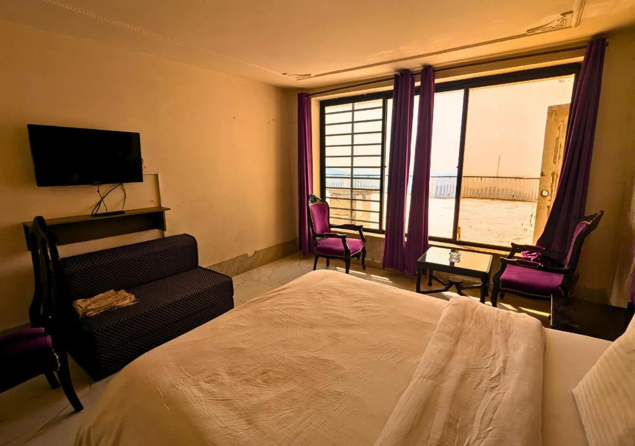 TV and multimedia, Bed in Grand Heights Hotel