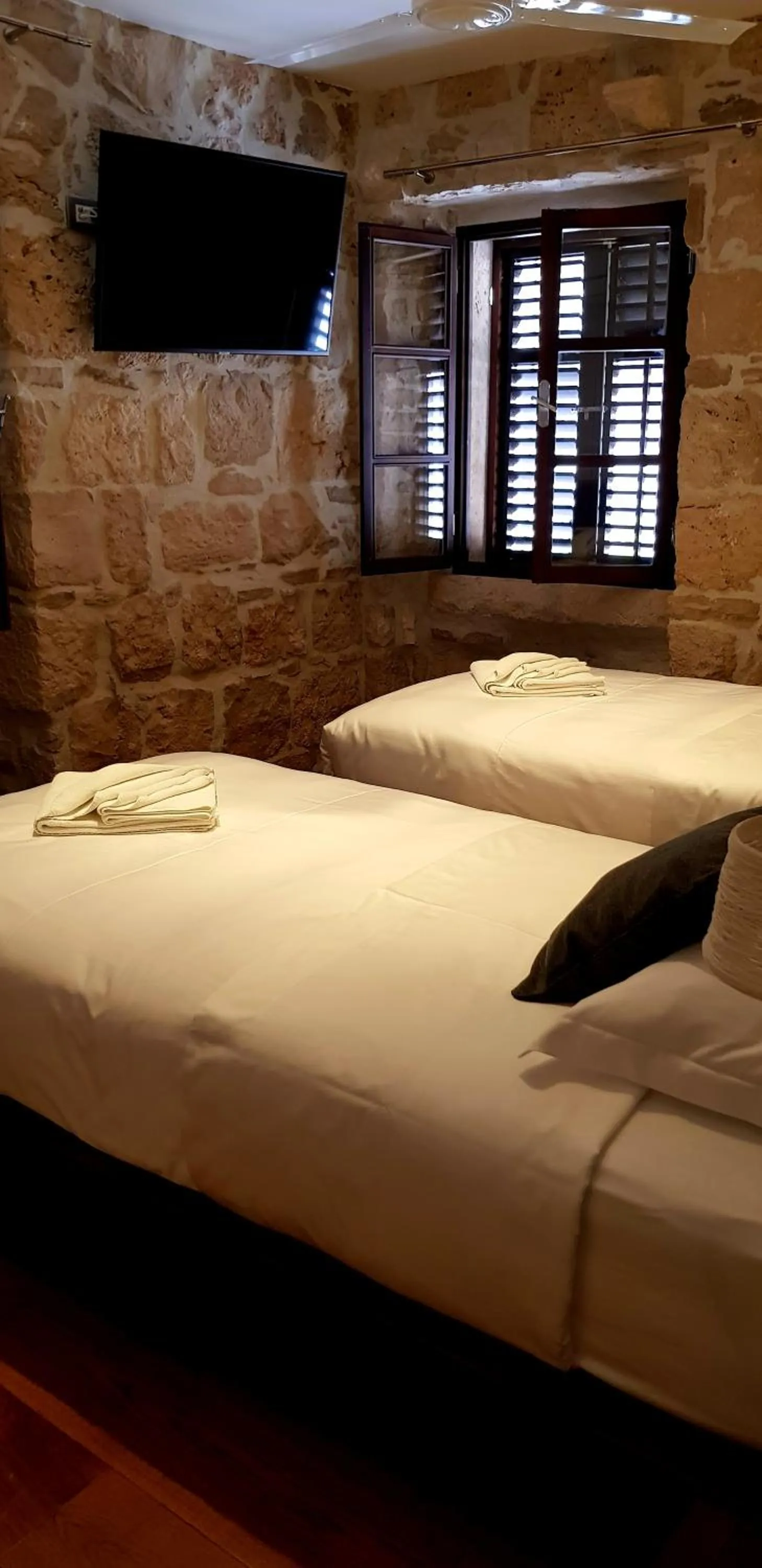 Photo of the whole room, Bed in San Teodoro