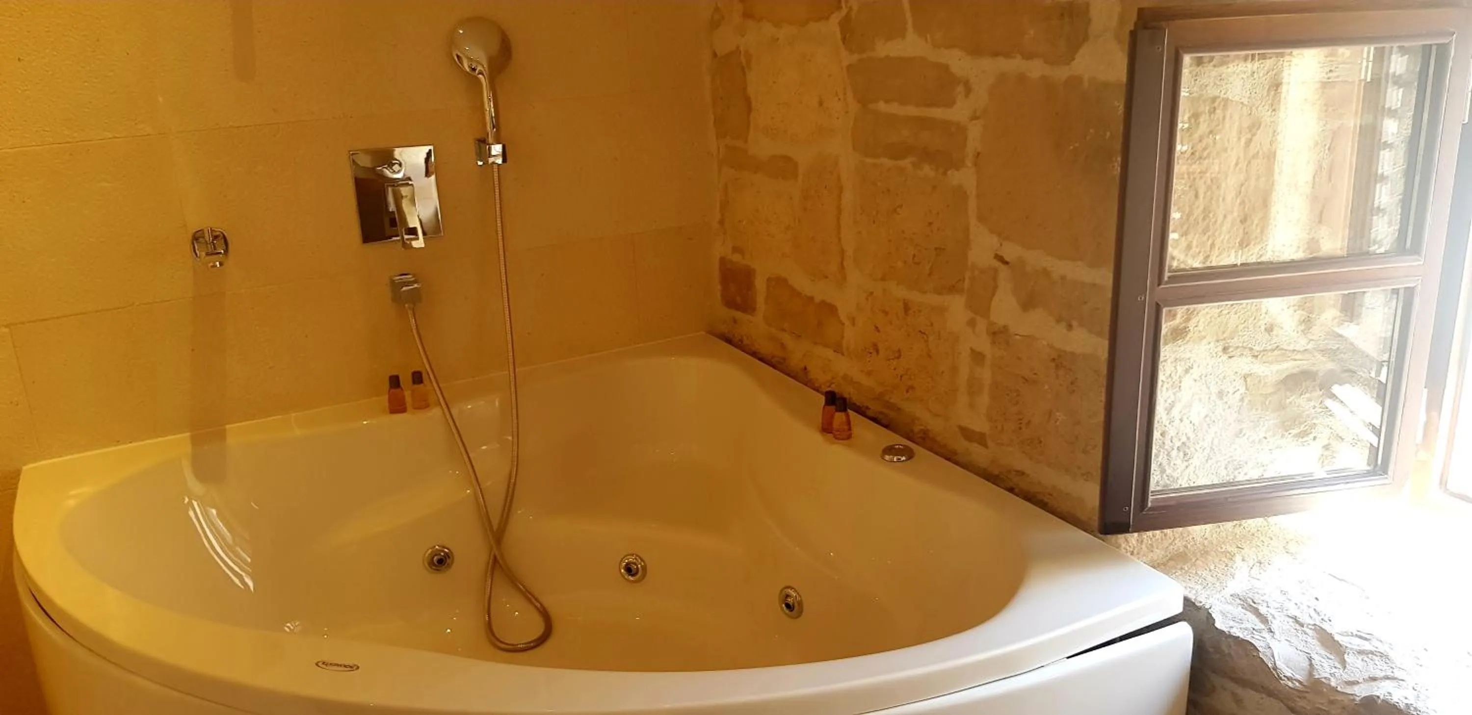 Hot Tub in San Teodoro