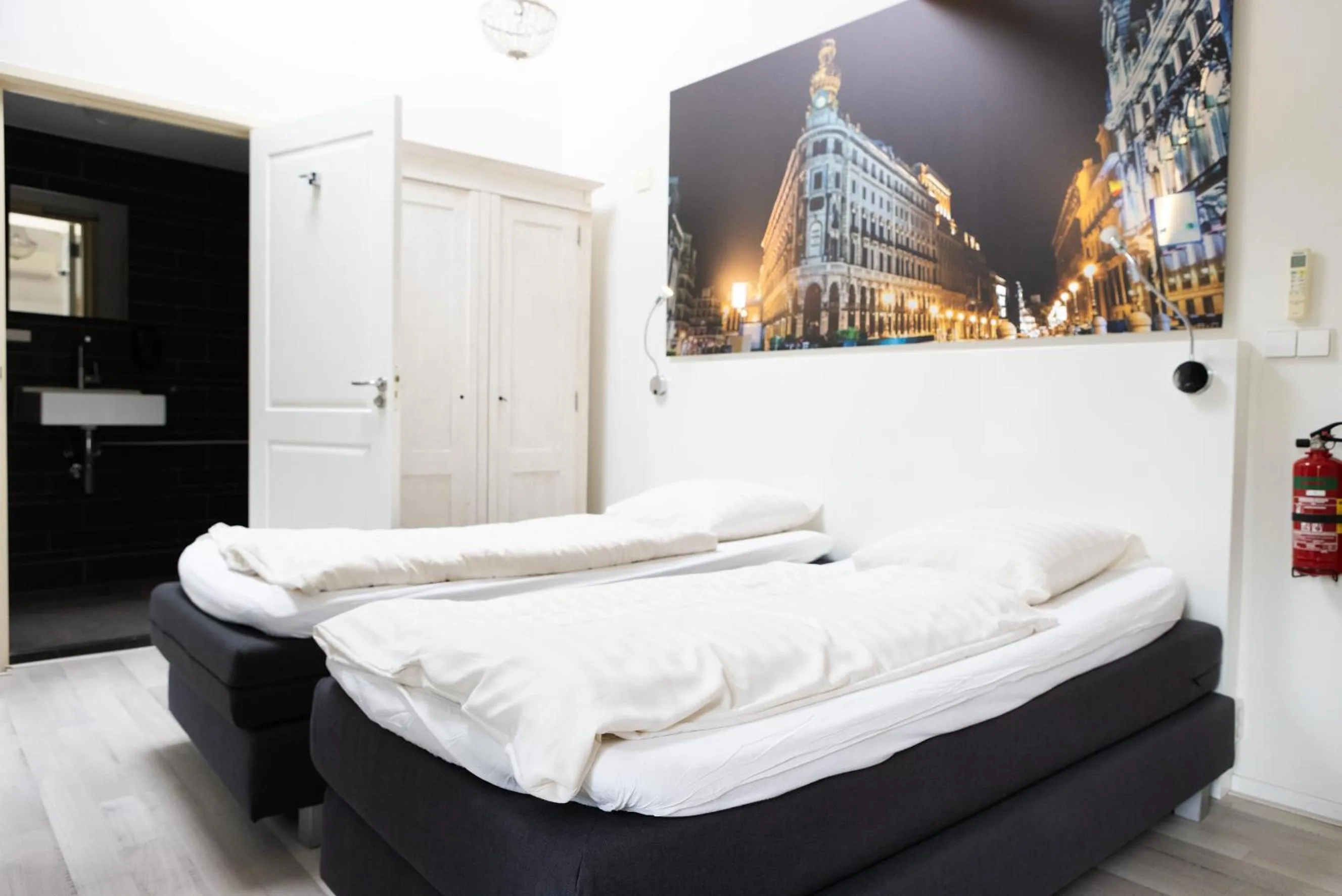 Photo of the whole room, Bed in La Casita bed and breakfast