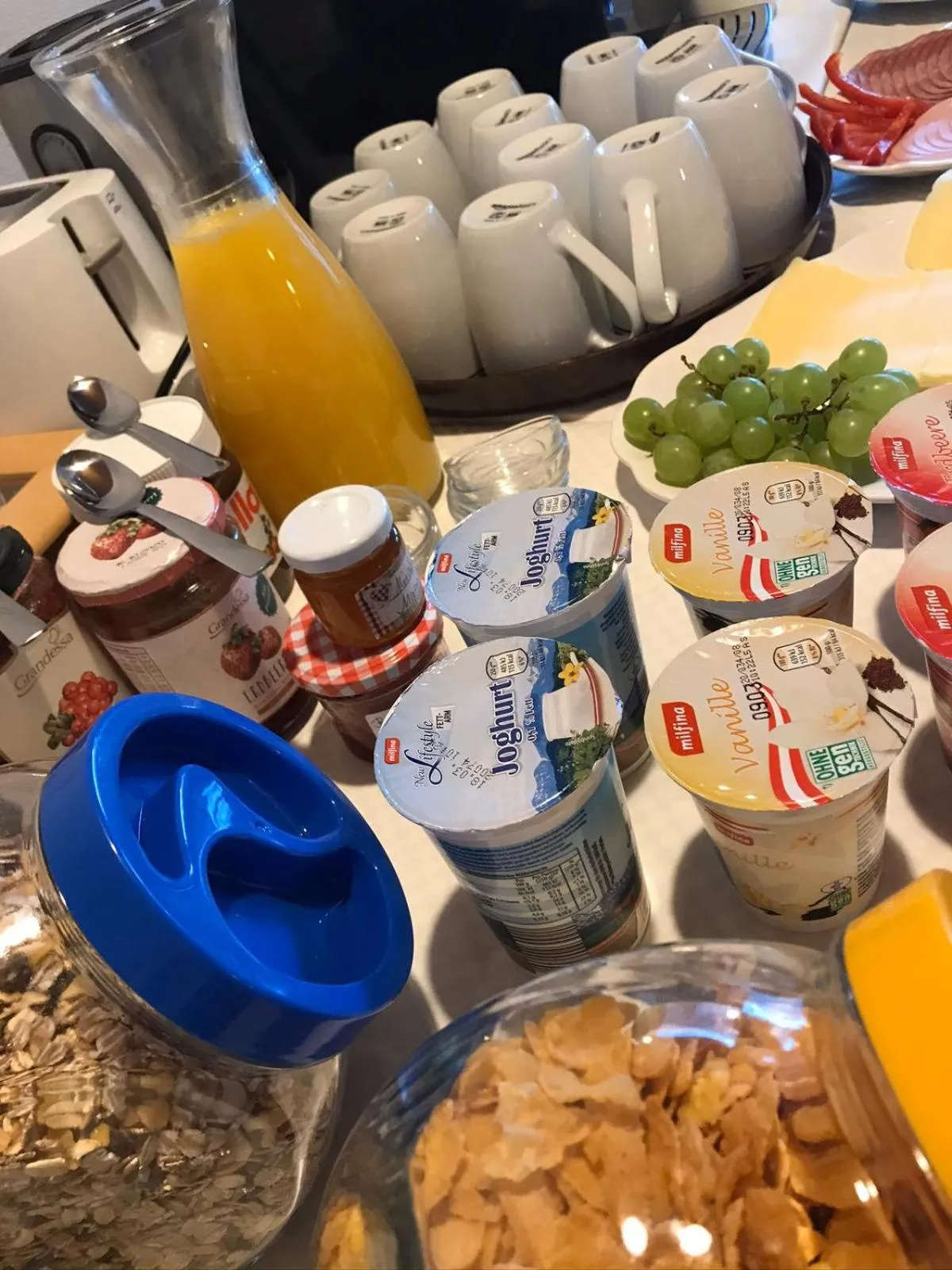 Food and drinks in La Irmania Pension