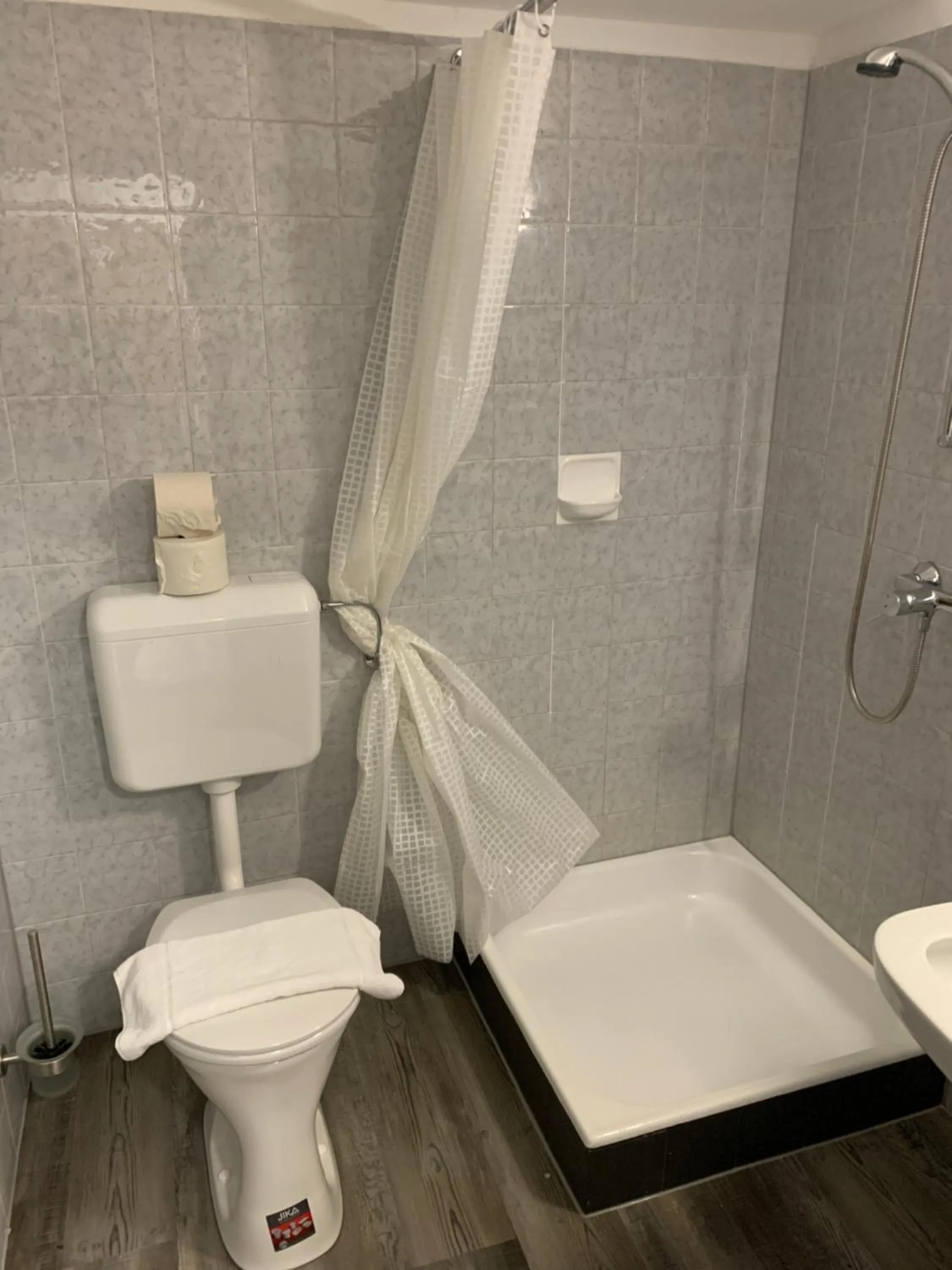 Bathroom in La Irmania Pension