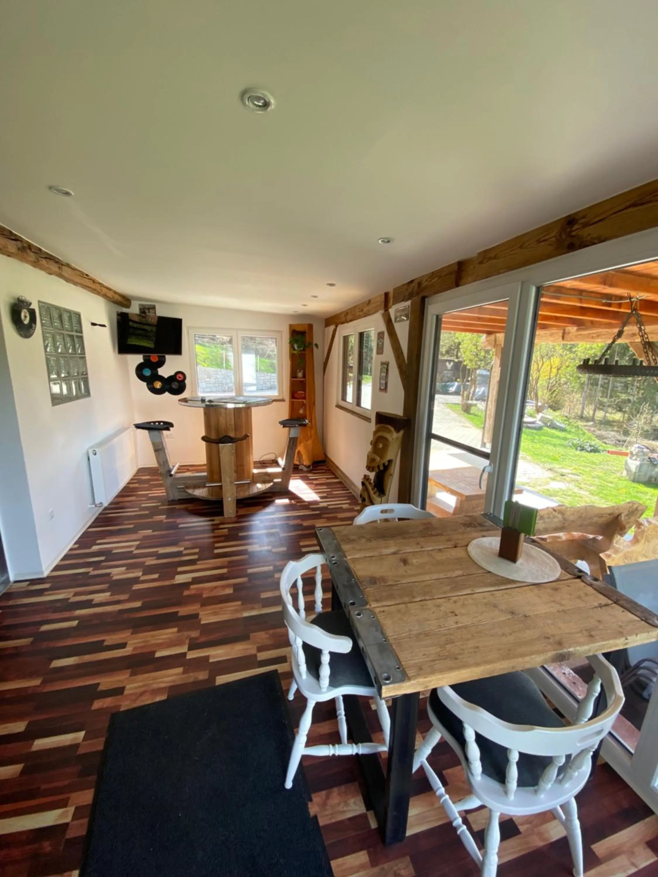 Restaurant/places to eat in La Irmania Pension