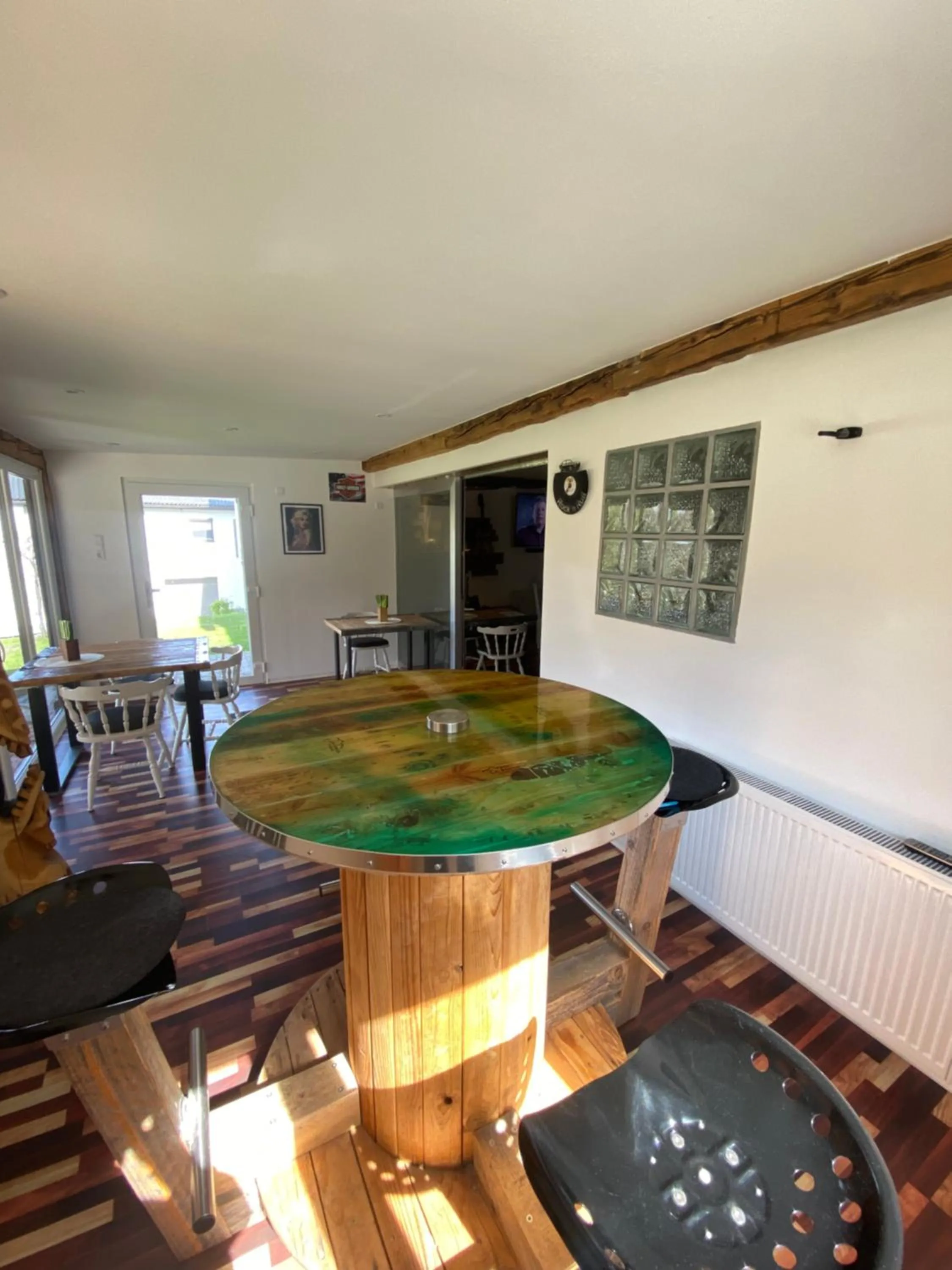 Restaurant/places to eat in La Irmania Pension