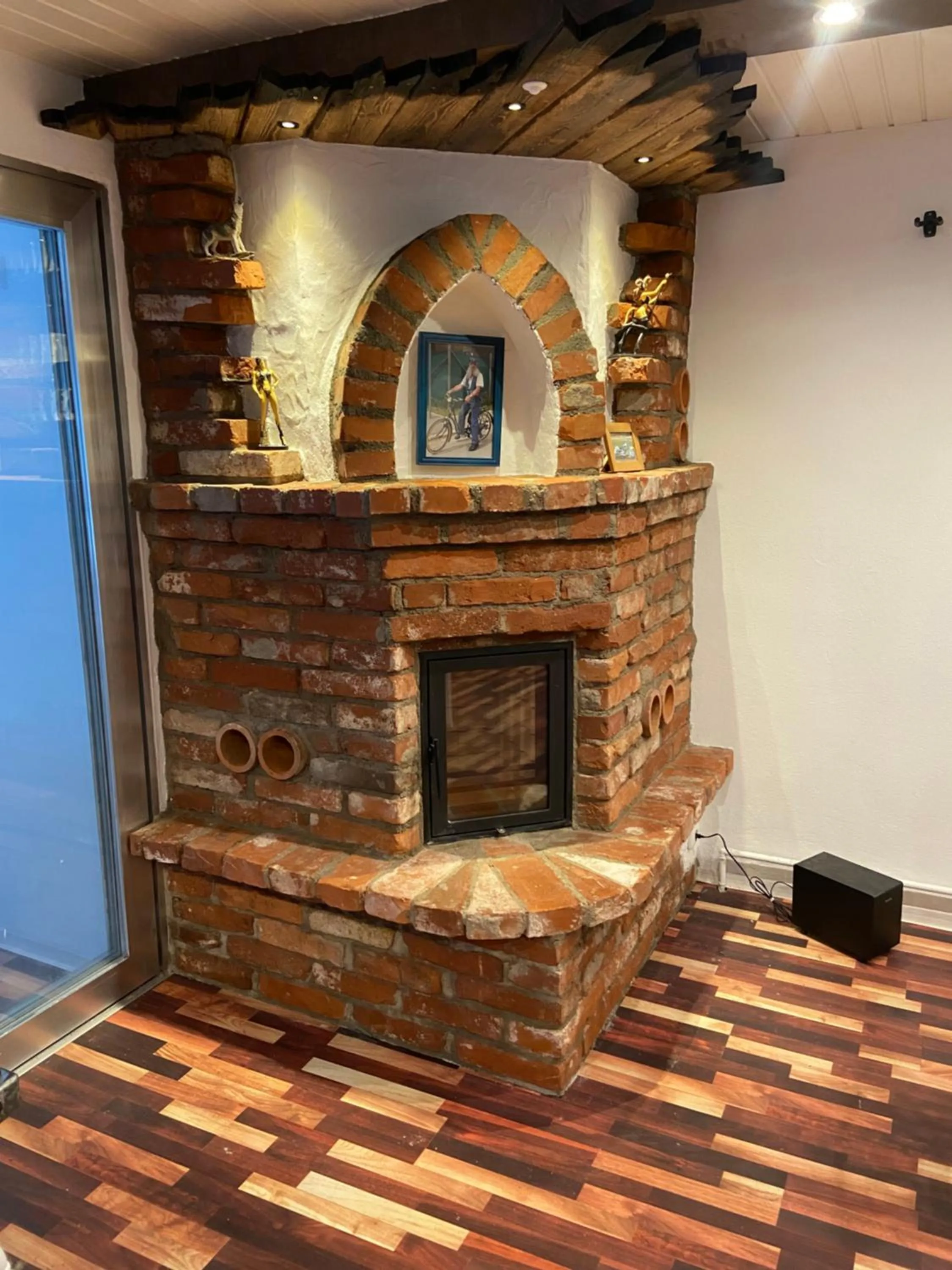 Restaurant/places to eat in La Irmania Pension