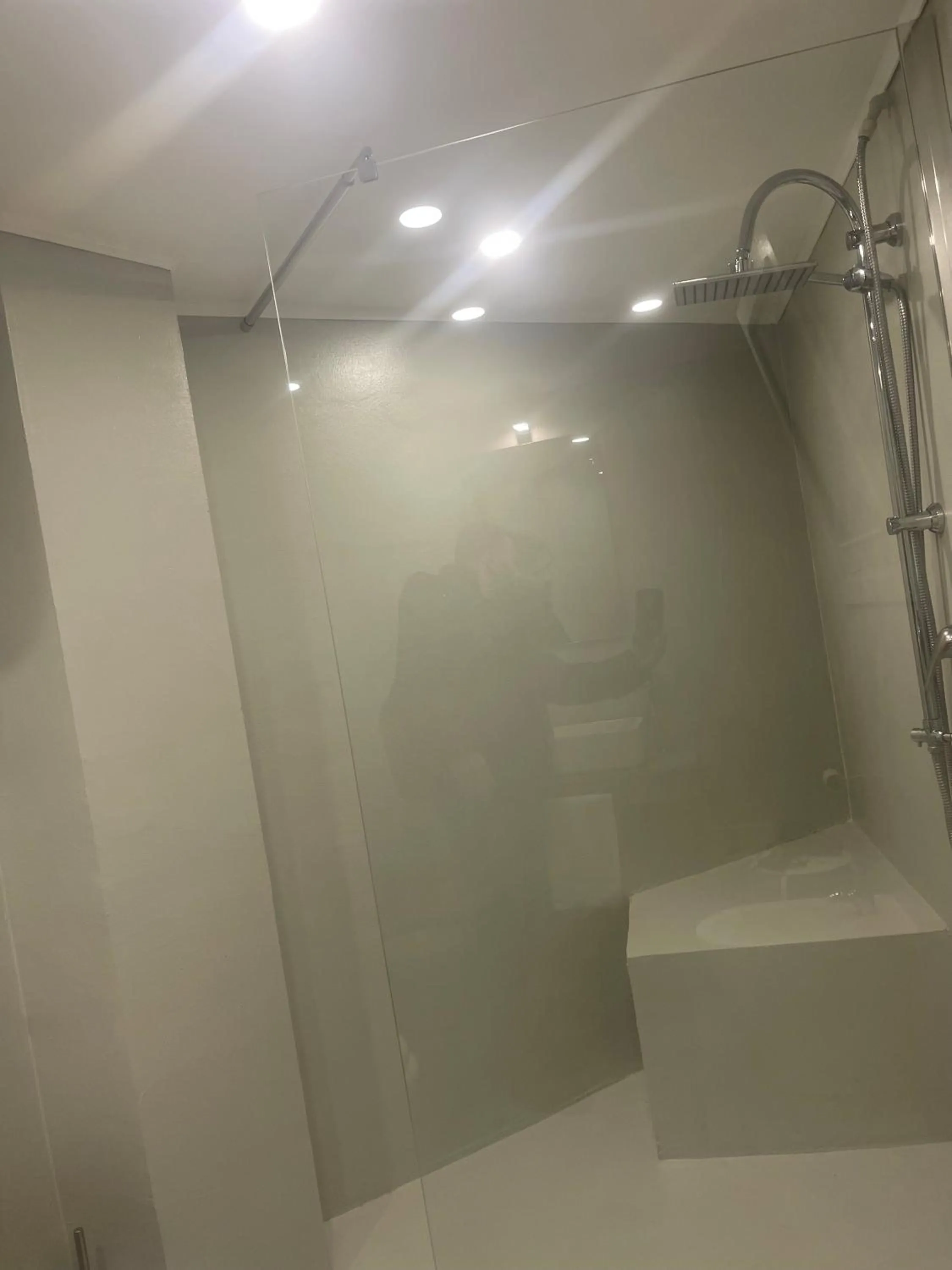 Shower in B&B Chez Moi