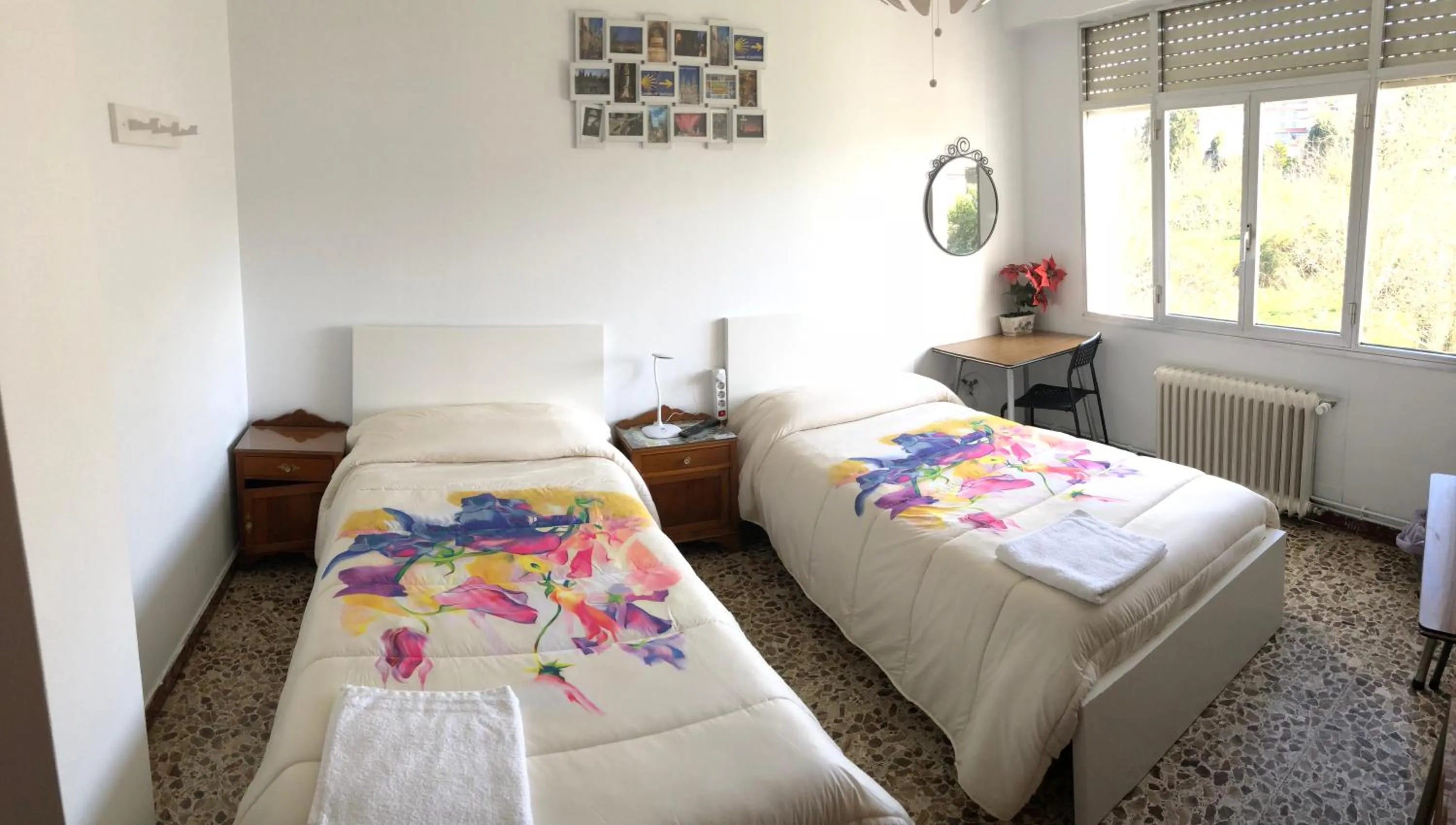 Decorative detail, Bed in Hostal Costa Azul