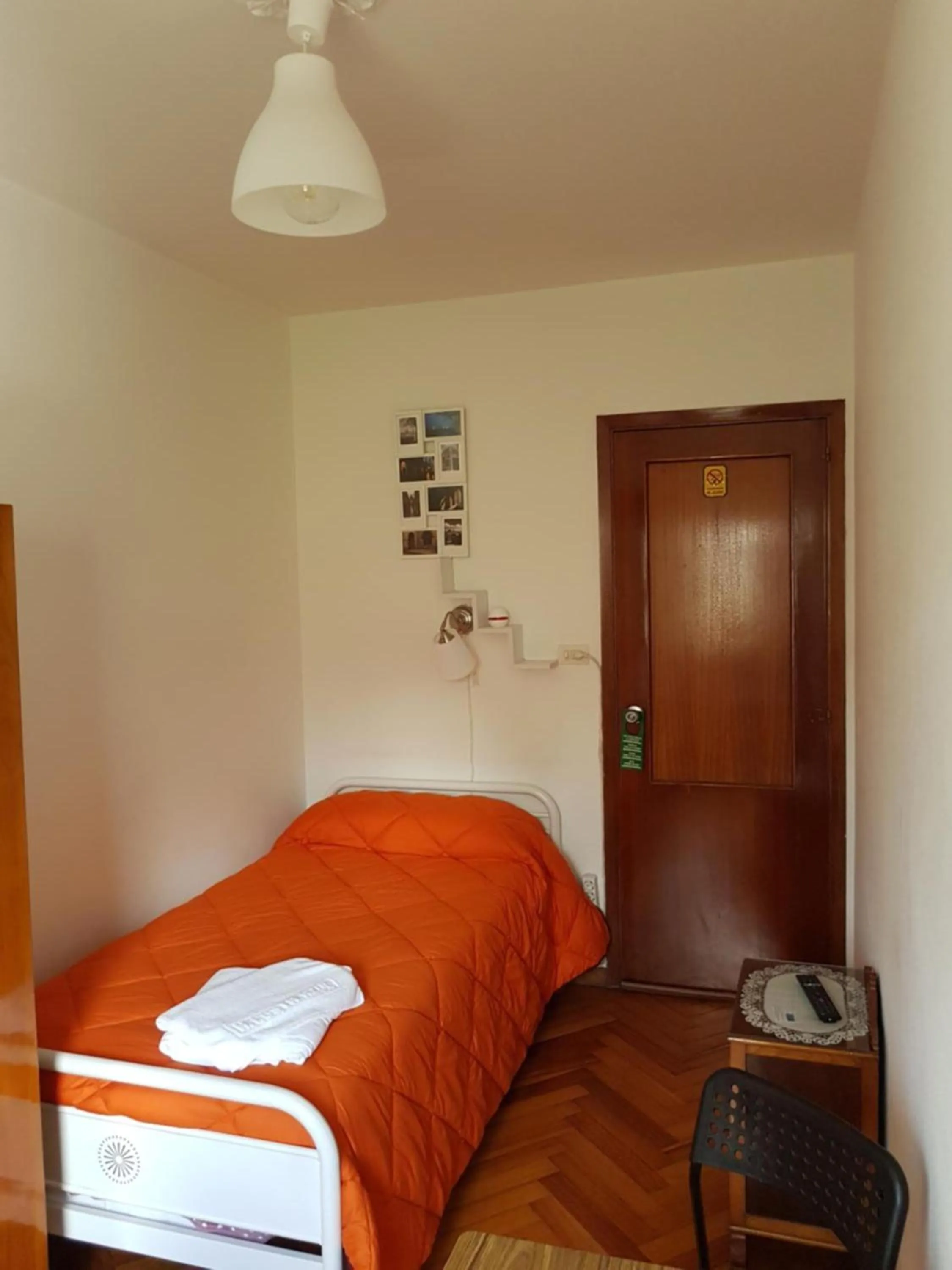 Photo of the whole room, Bed in Hostal Costa Azul