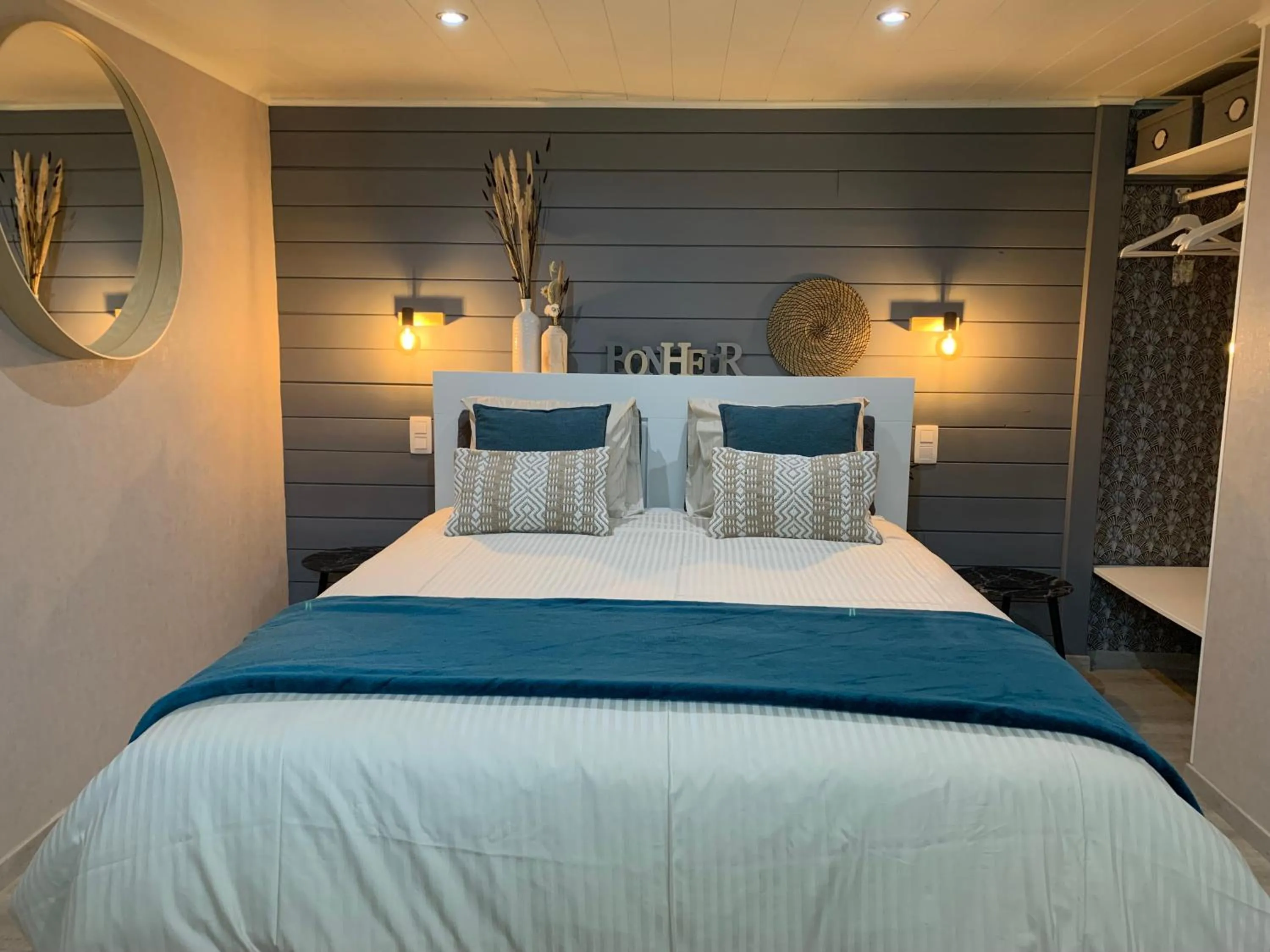 Photo of the whole room, Bed in Country house Au Ballet des Hirondelles