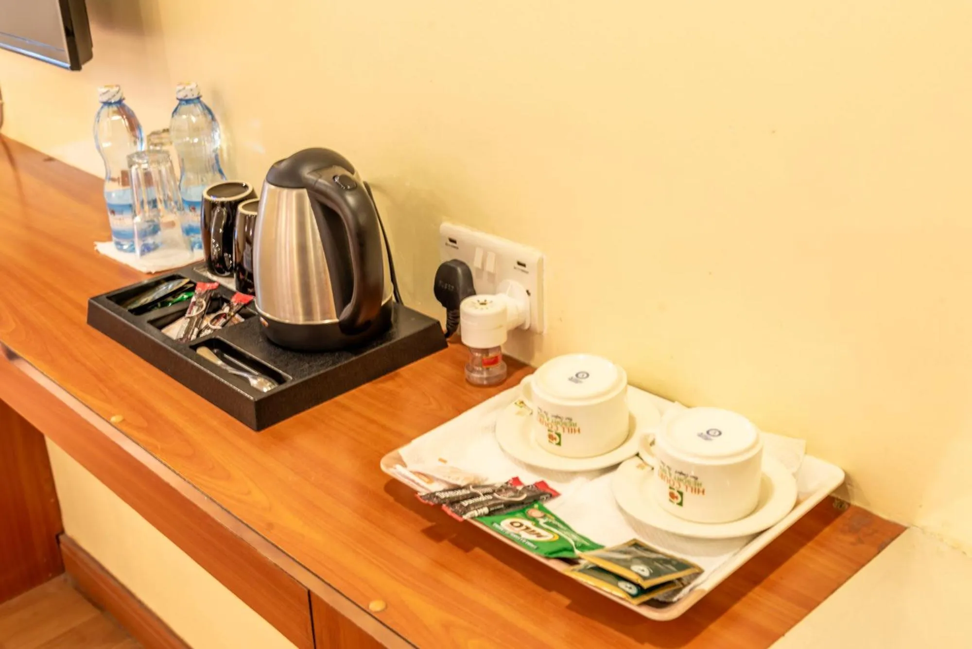 Coffee/tea facilities in Hillcourt Resort and Spa