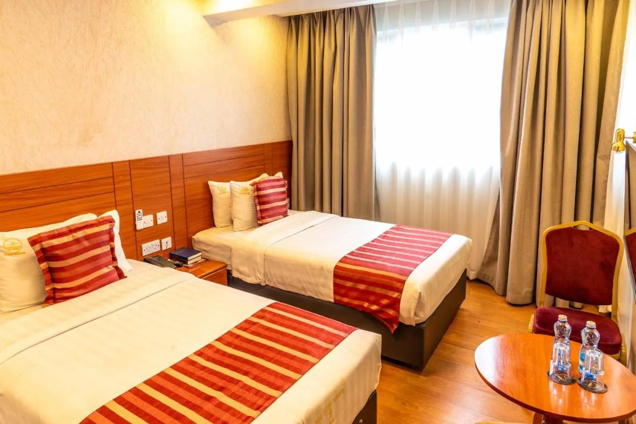 Food and drinks, Bed in Hillcourt Resort and Spa