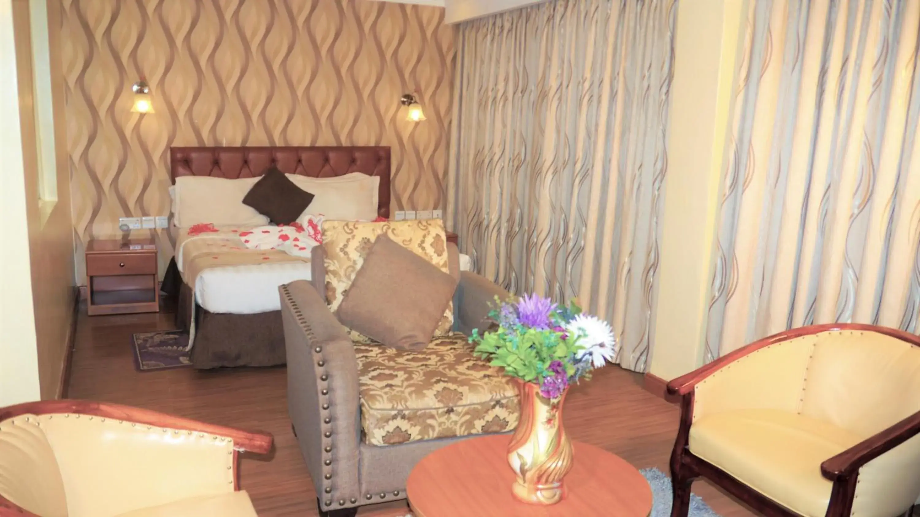 Suite in Hillcourt Resort and Spa Suite in Hillcourt Resort and Spa