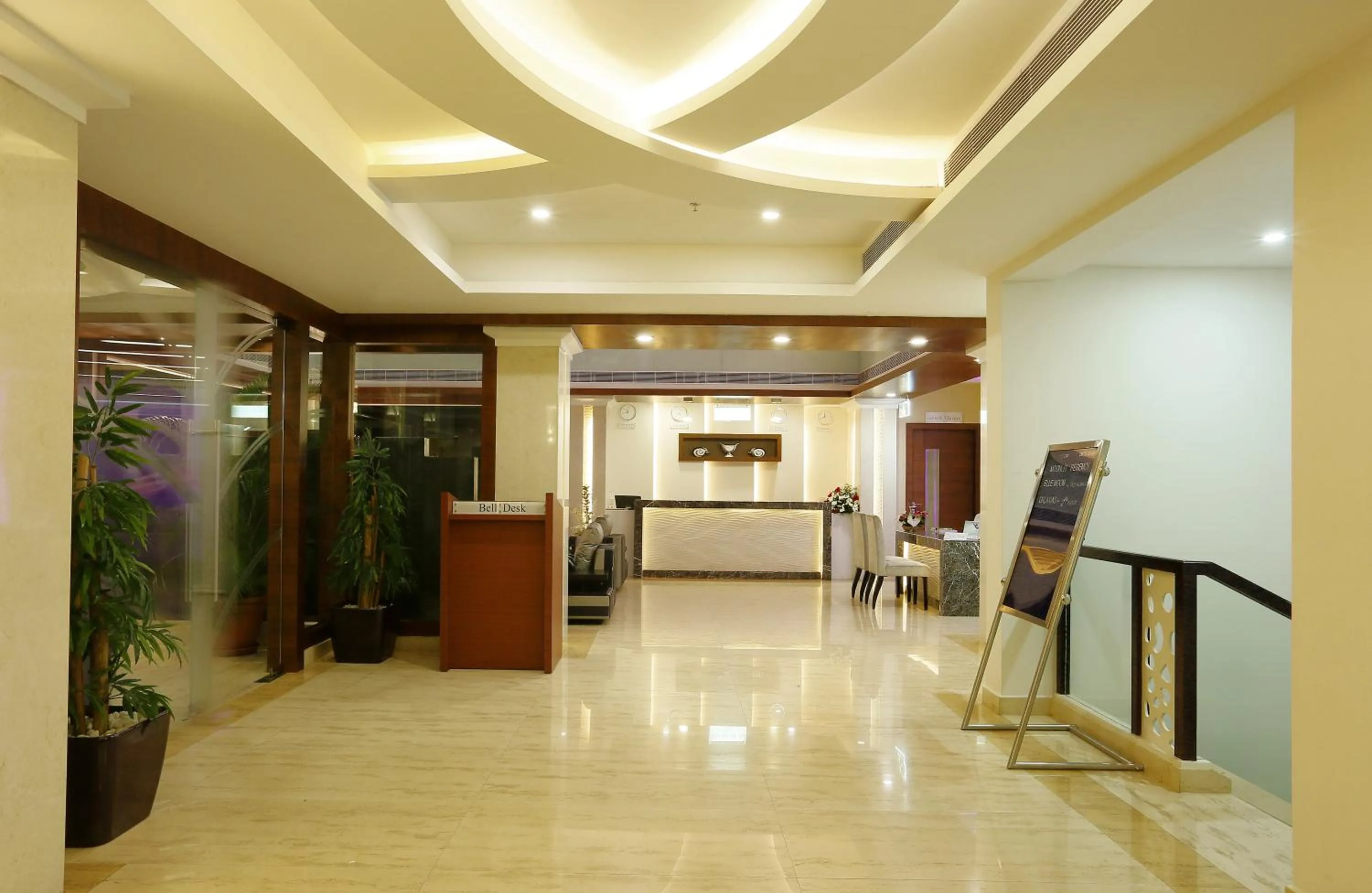 Lobby or reception in Hotel Moonlit Regency
