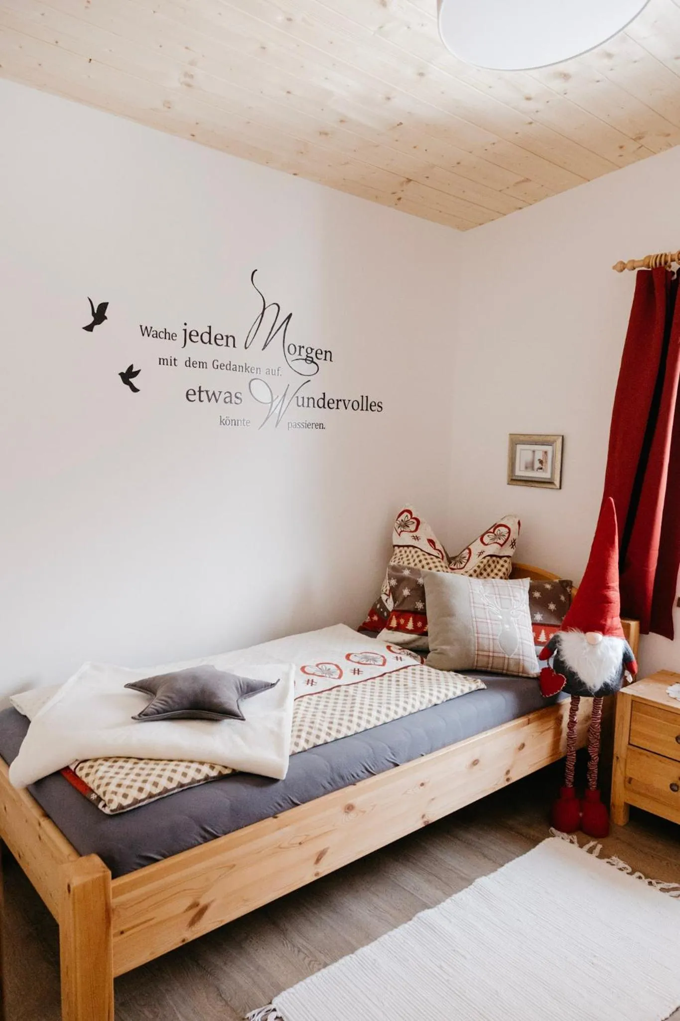 Bed in Knusperhäuschen