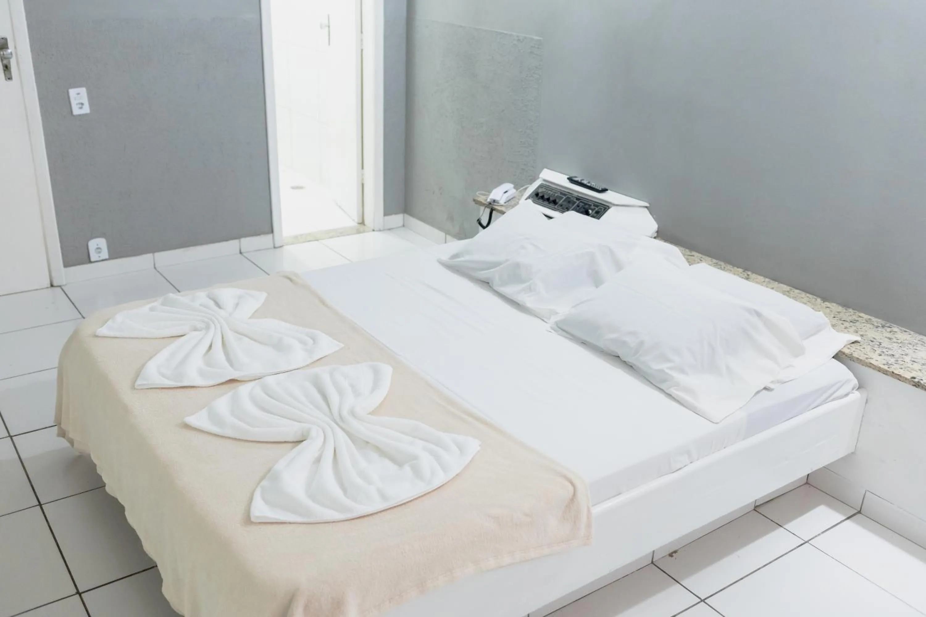 Bed in Hotel Avenida