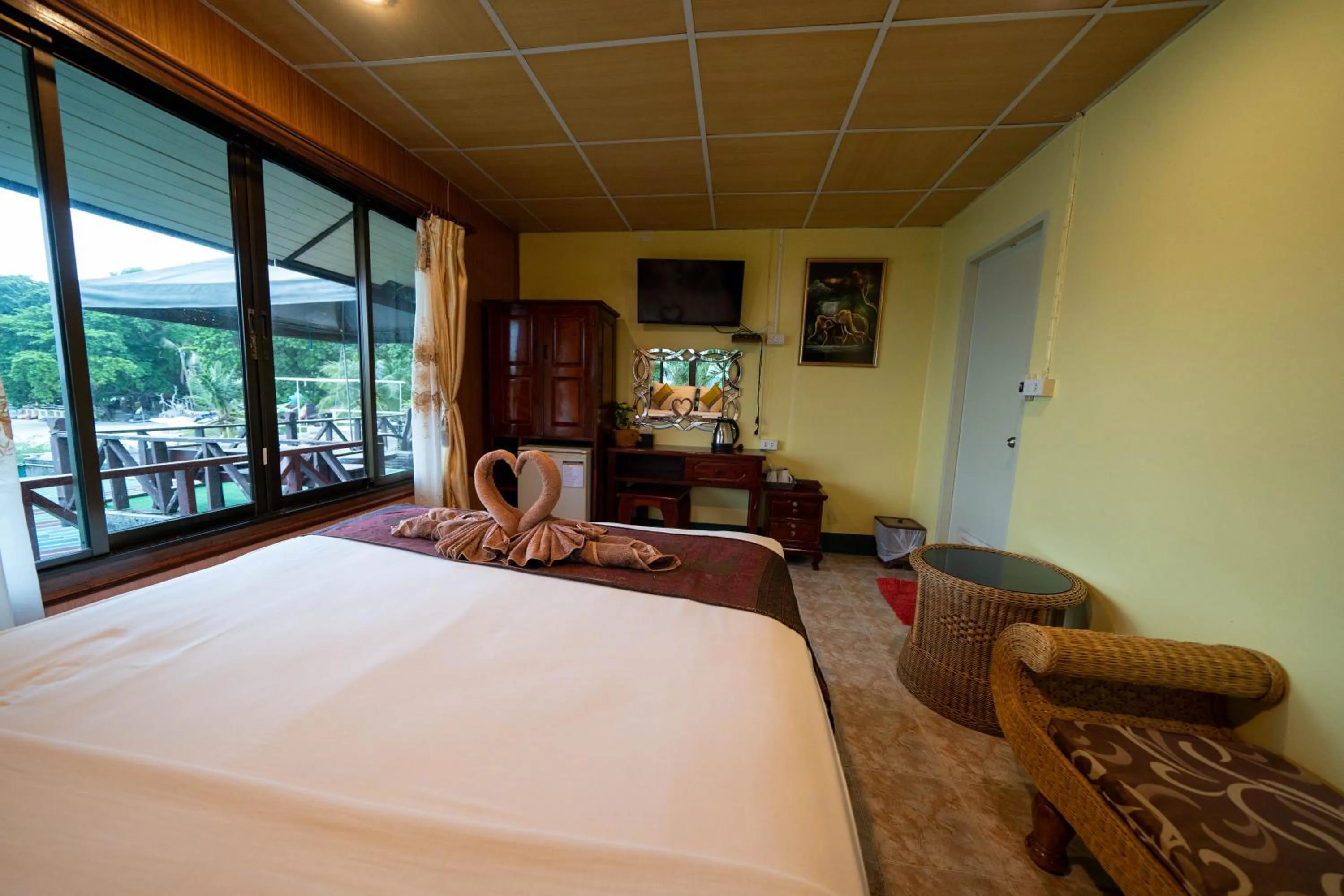 Bed in Tongta Phaview Resort