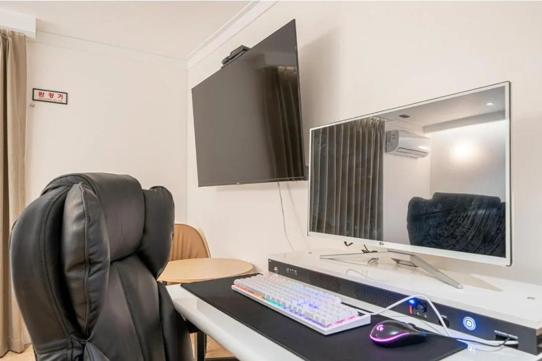 Brown Dot Hotel South Gumi