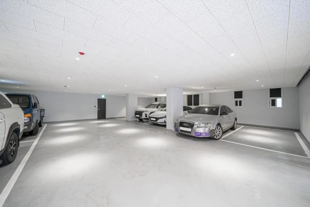 Brown Dot Hotel South Gumi