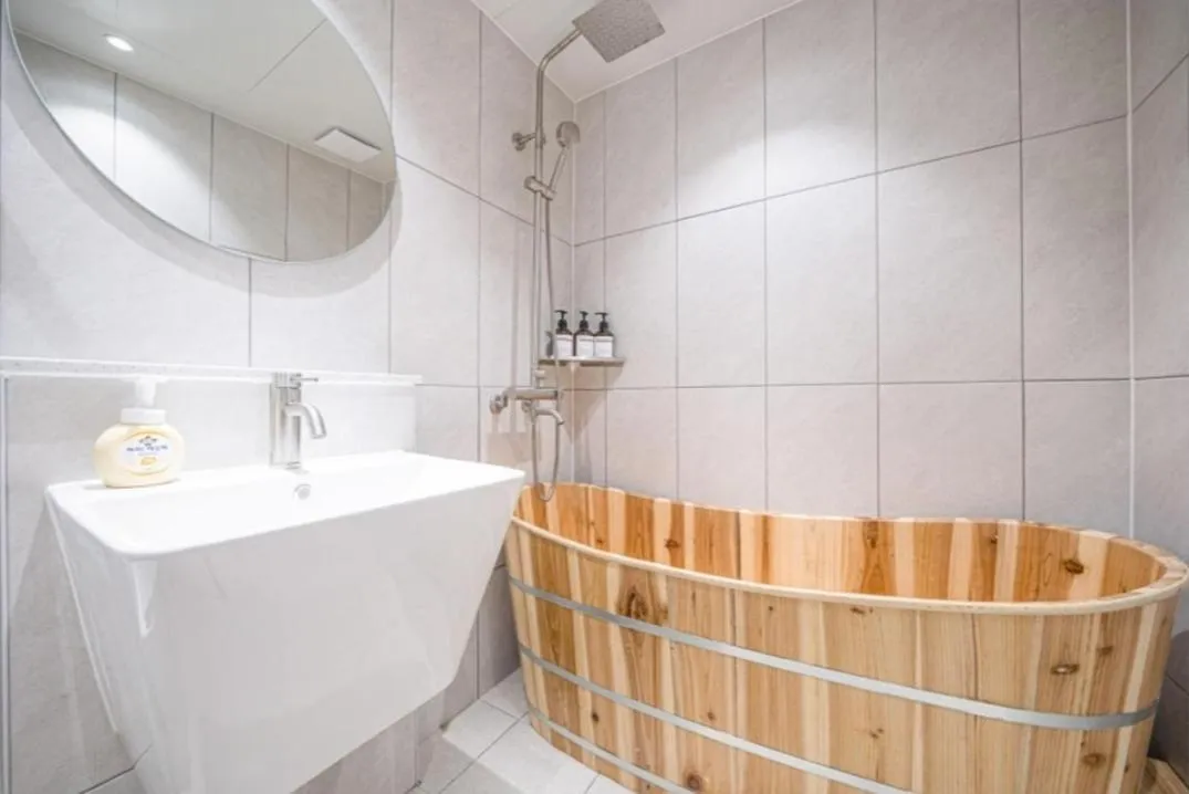 Brown Dot Hotel South Gumi