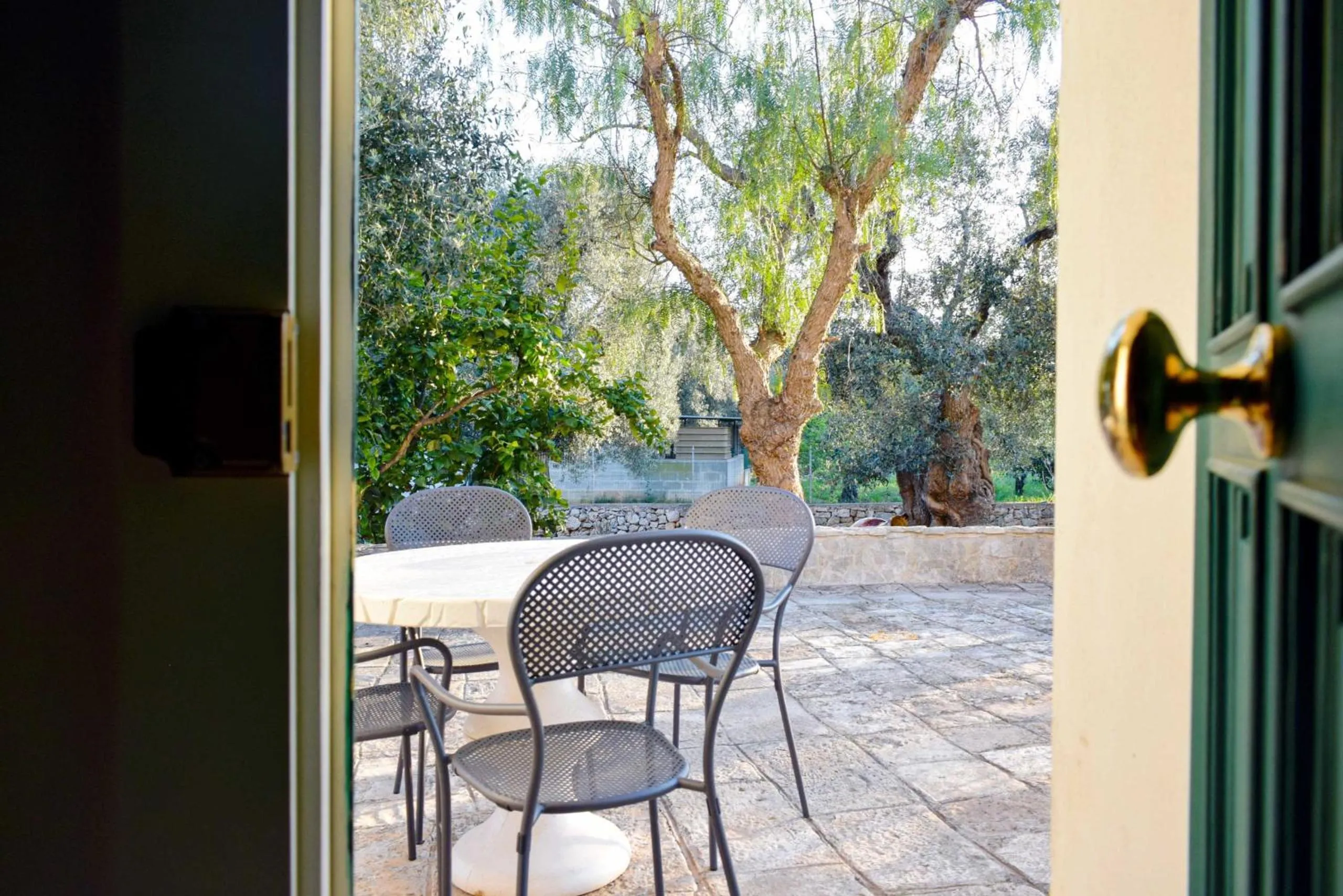 Garden in La Maison One B&B