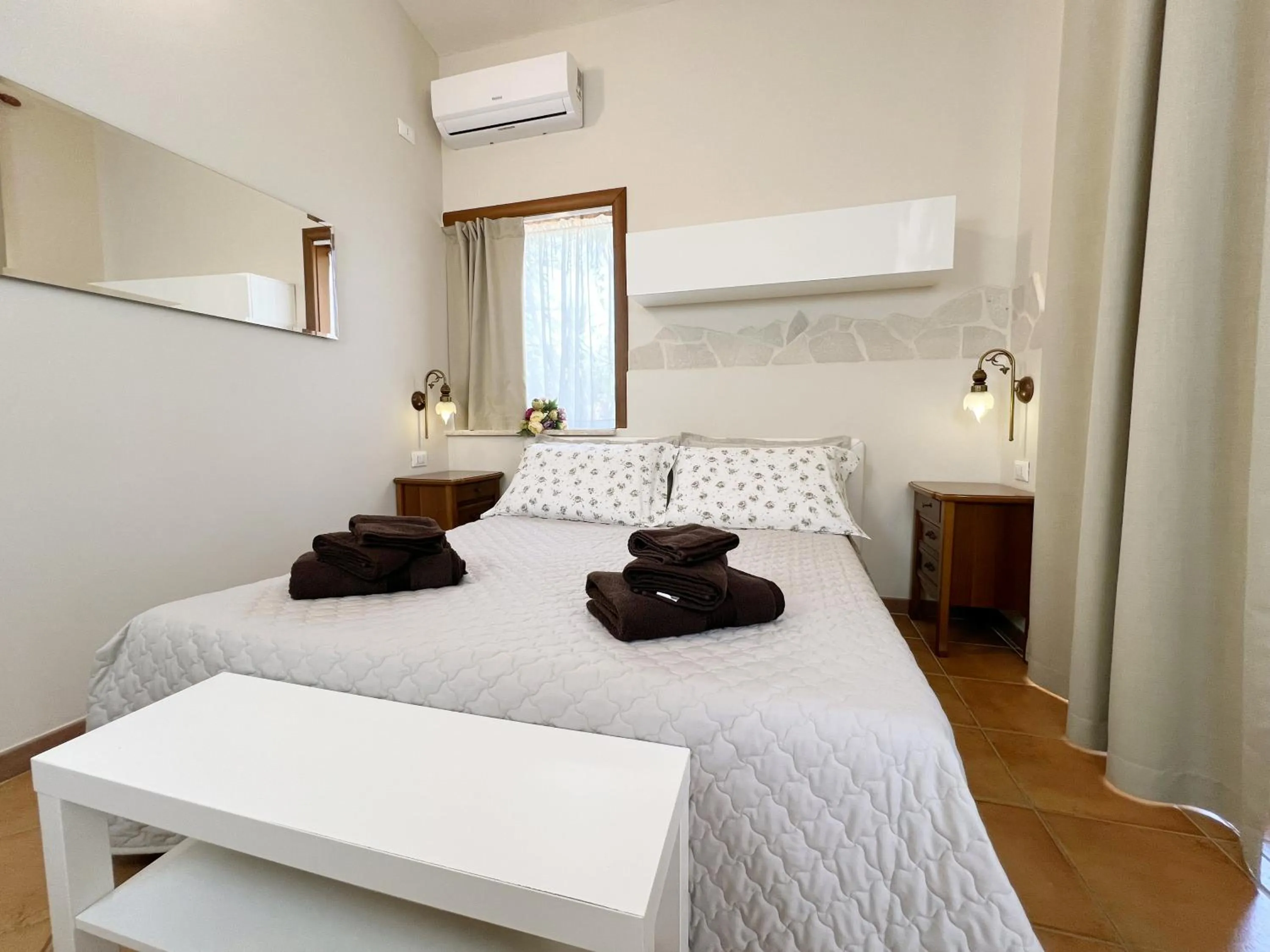 Bedroom, Bed in La Maison One B&B