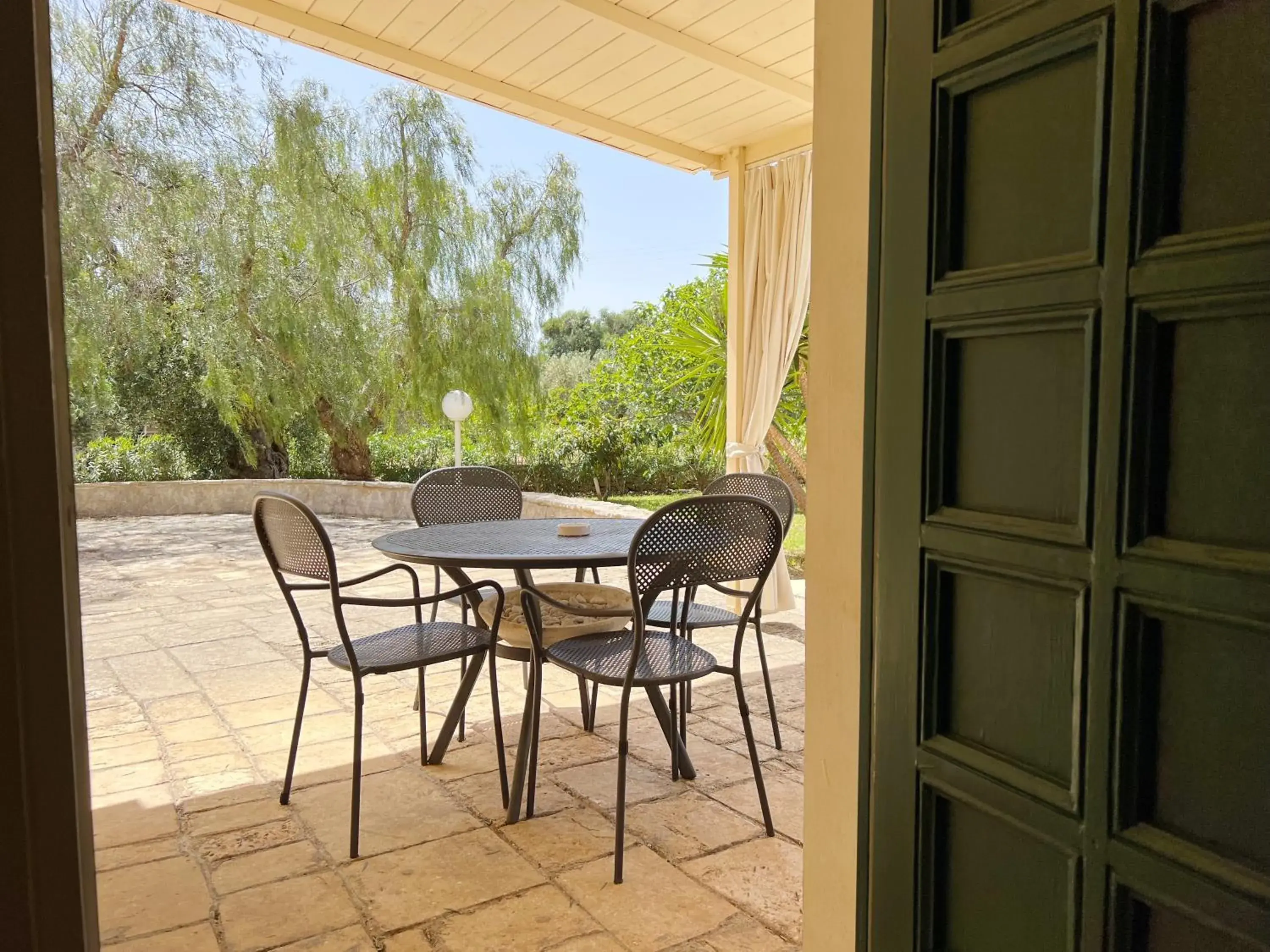 Triple Room with Garden View in La Maison One B&B Triple Room with Garden View in La Maison One B&B