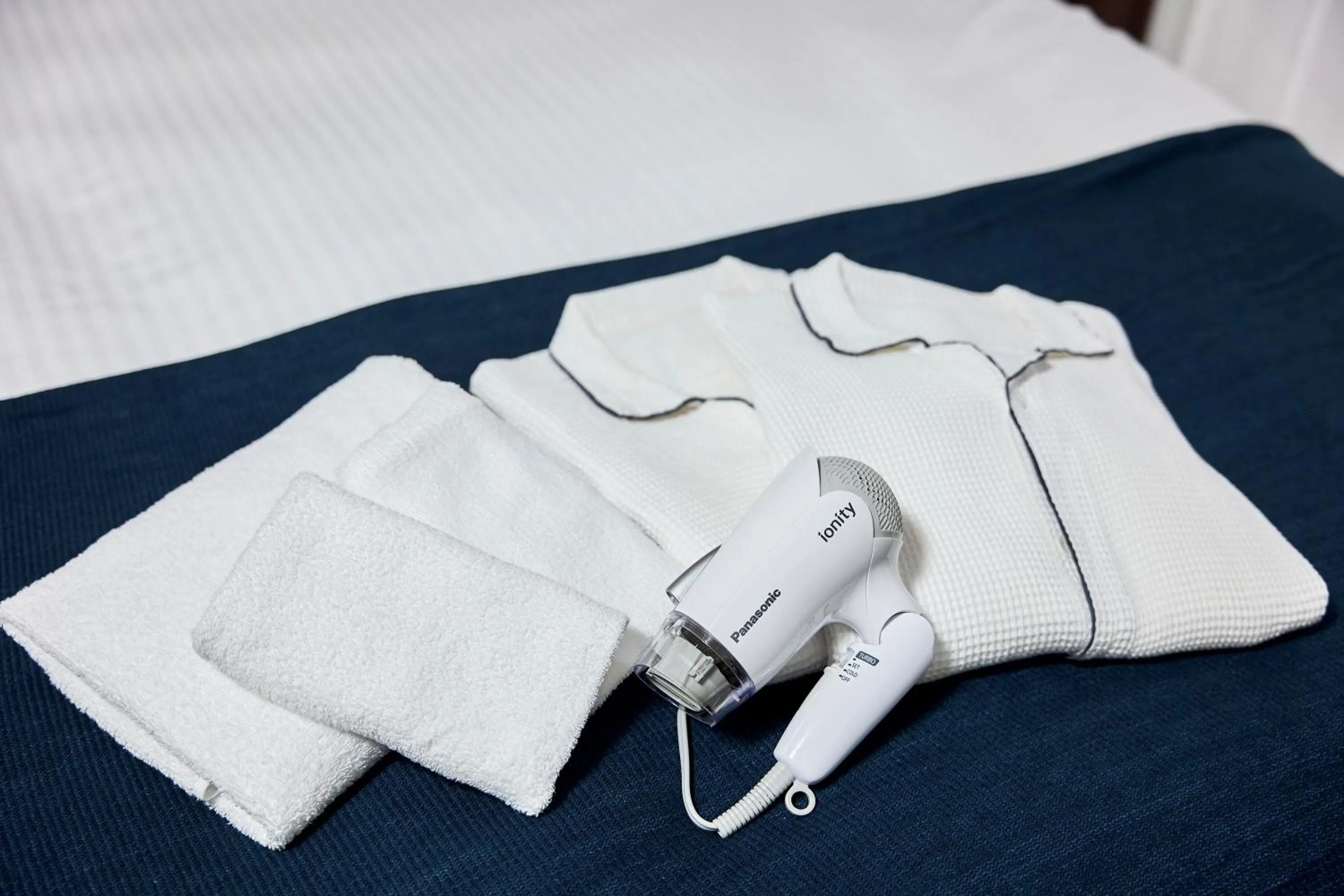 towels in ESLEAD HOTEL Osaka Shinsaibashi