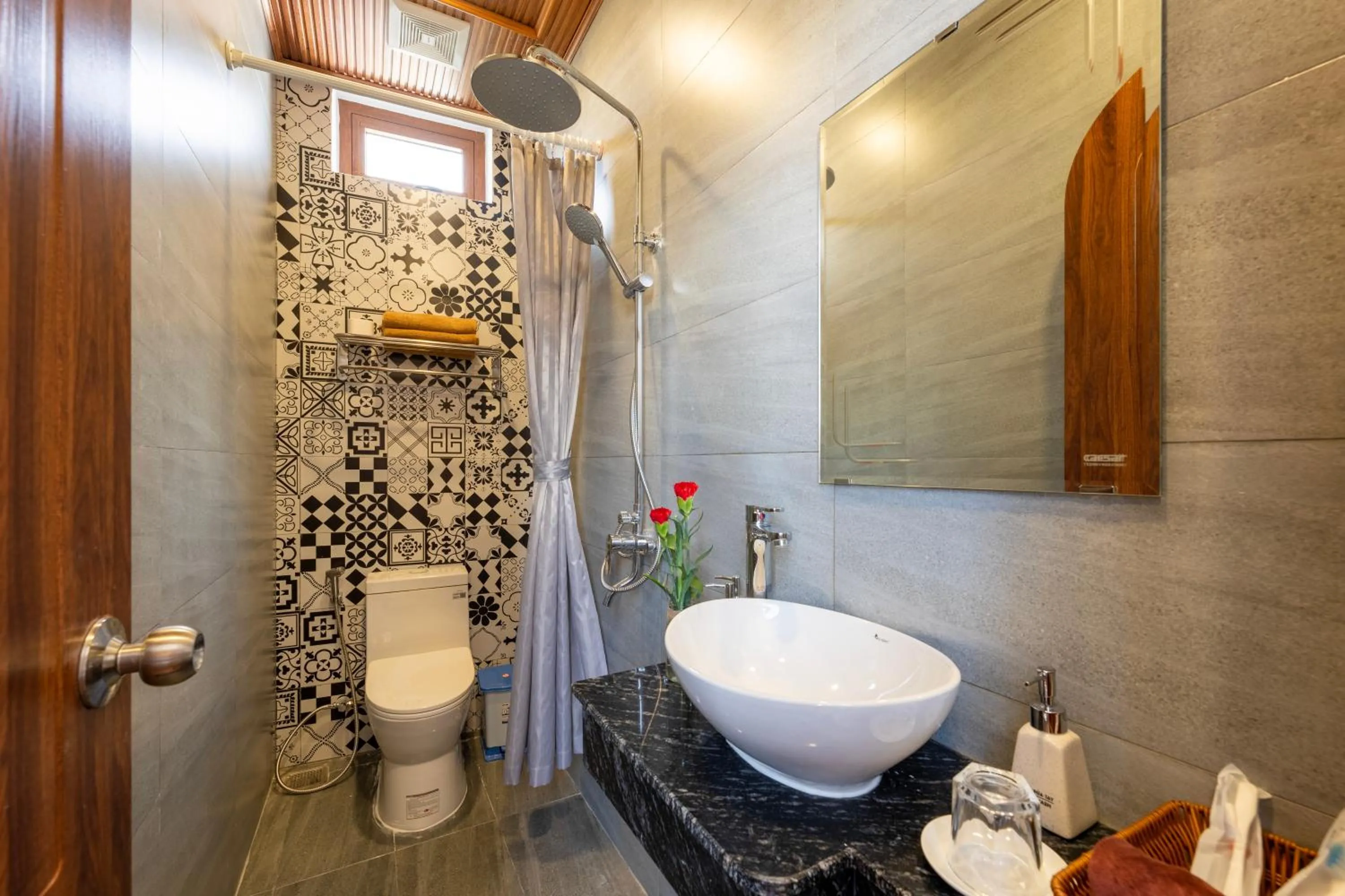 Toilet in The View Boutique Hoi An