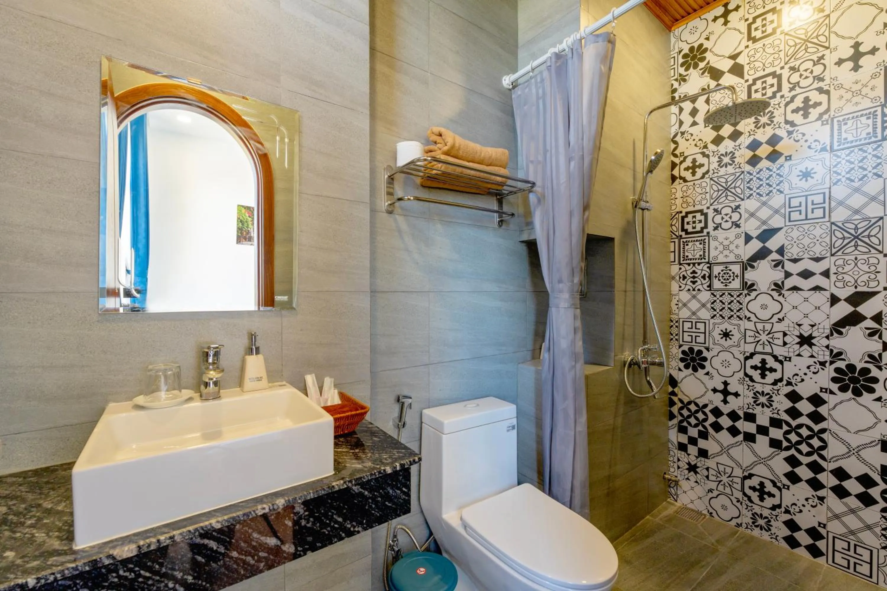 Shower in The View Boutique Hoi An