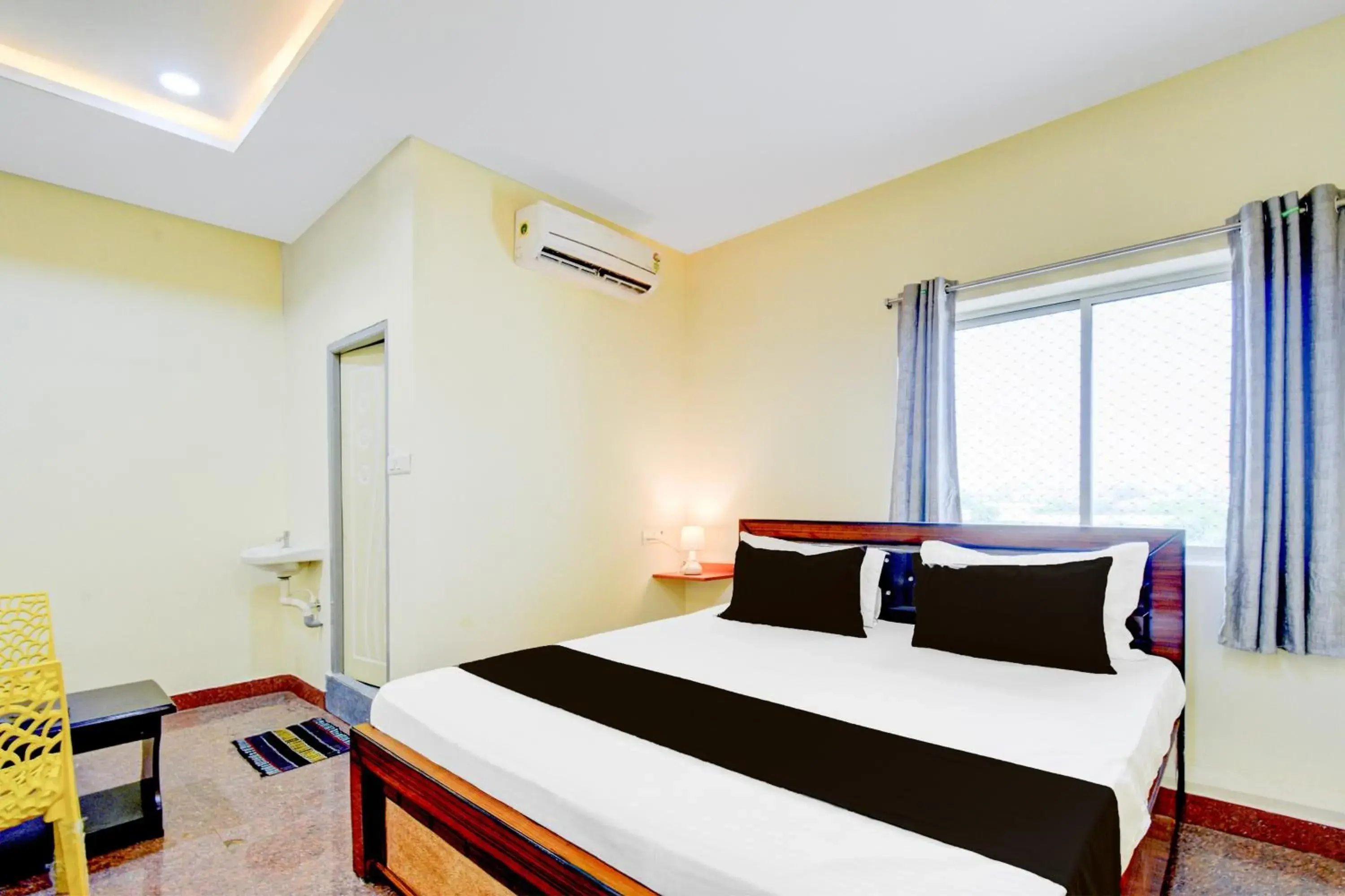 Standard Double Room - single occupancy in Hotel O SRINIVASA RESIDENCY Standard Double Room - single occupancy in Hotel O SRINIVASA RESIDENCY