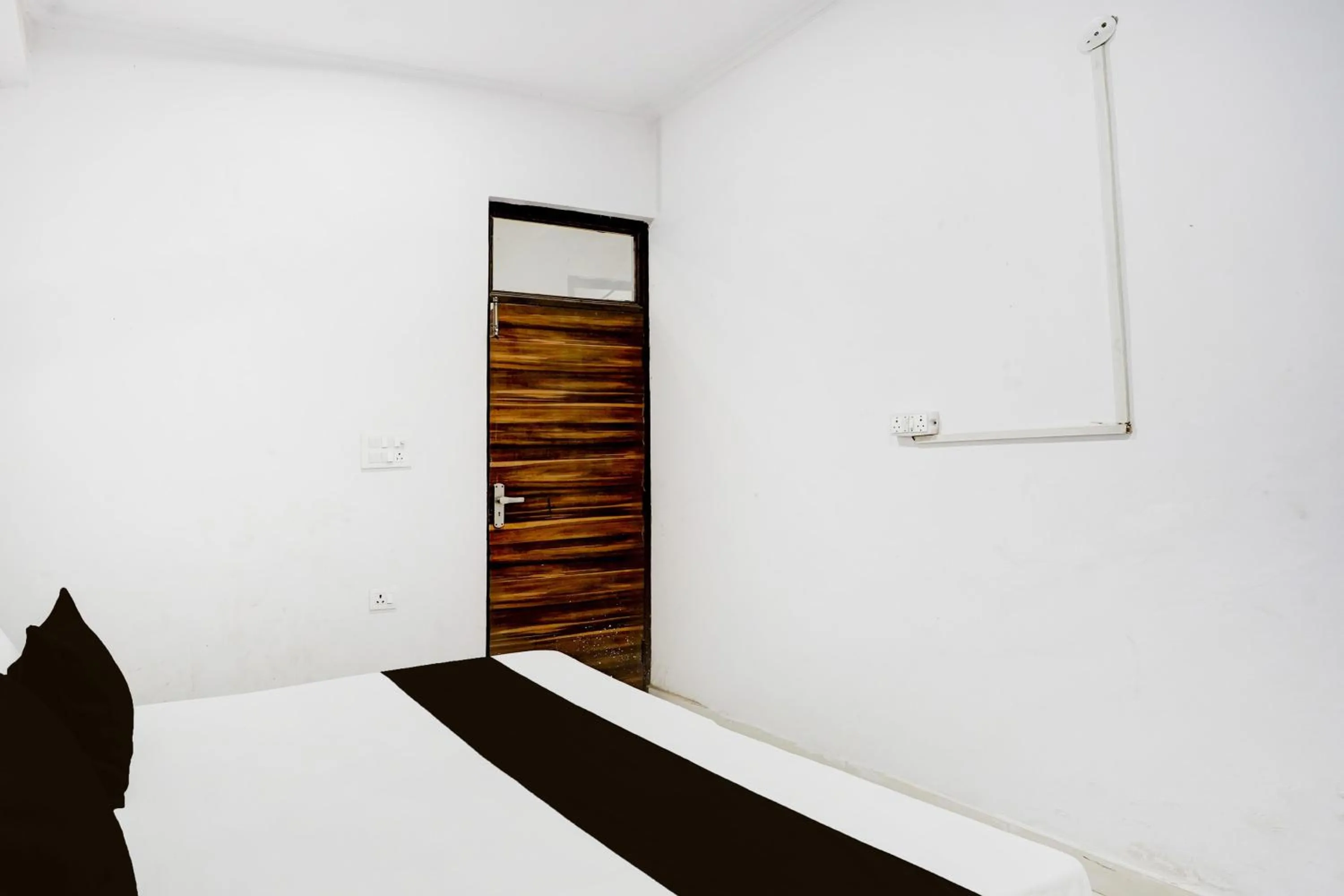 Bedroom in Hotel O by OYO IC Tower