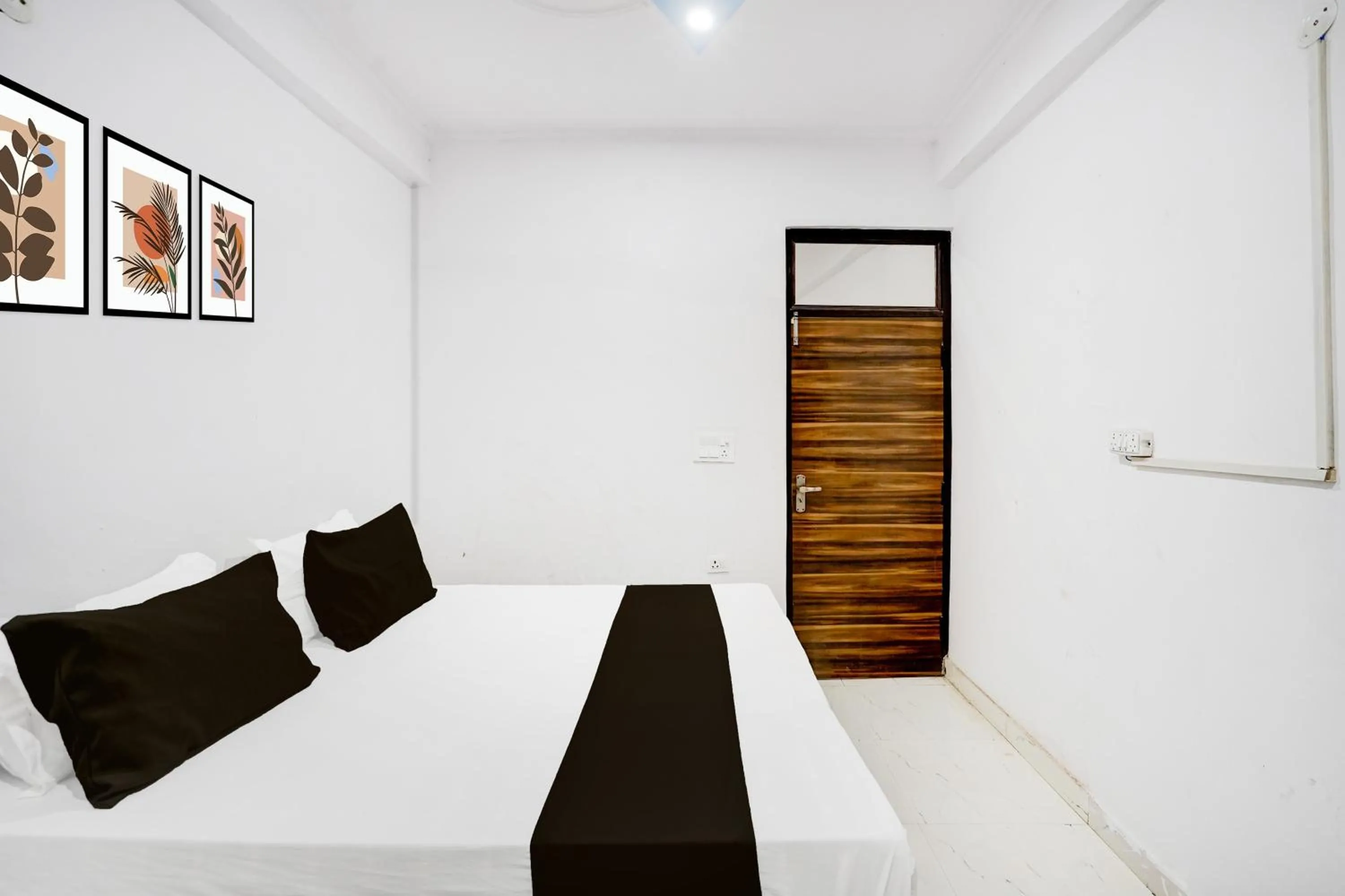 Bedroom in Hotel O by OYO IC Tower