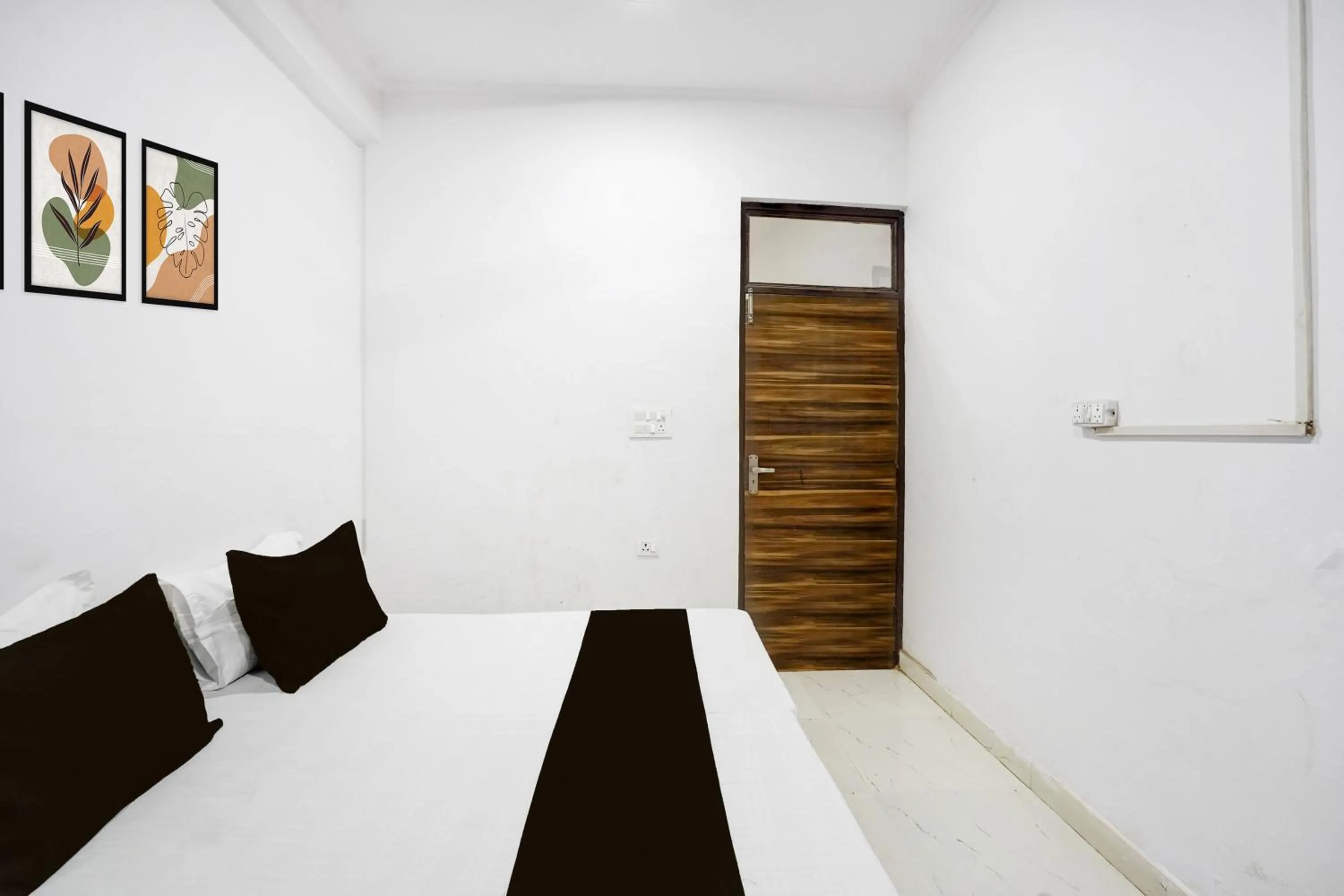 Bedroom in Hotel O by OYO IC Tower