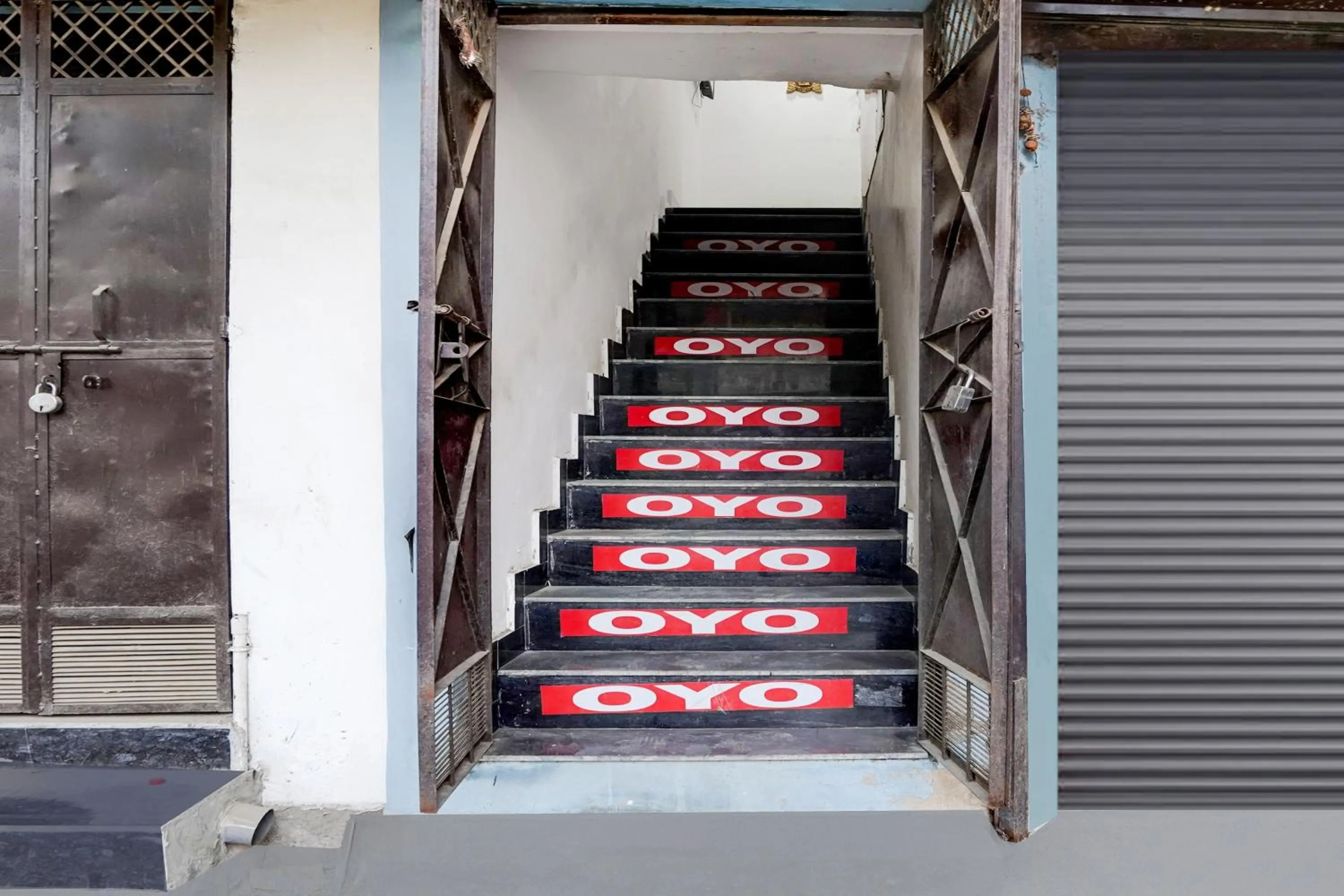 Facade/entrance in Hotel O by OYO IC Tower