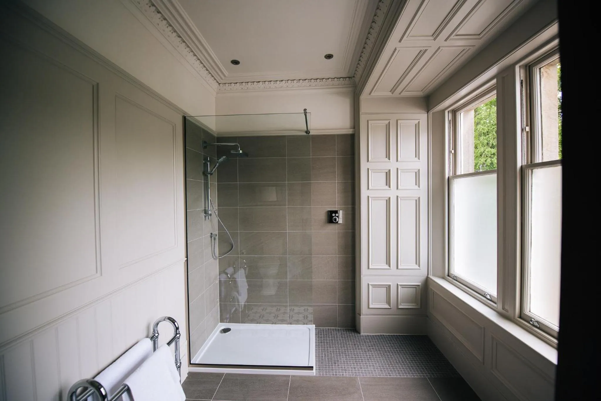 Shower in Cornhill Castle