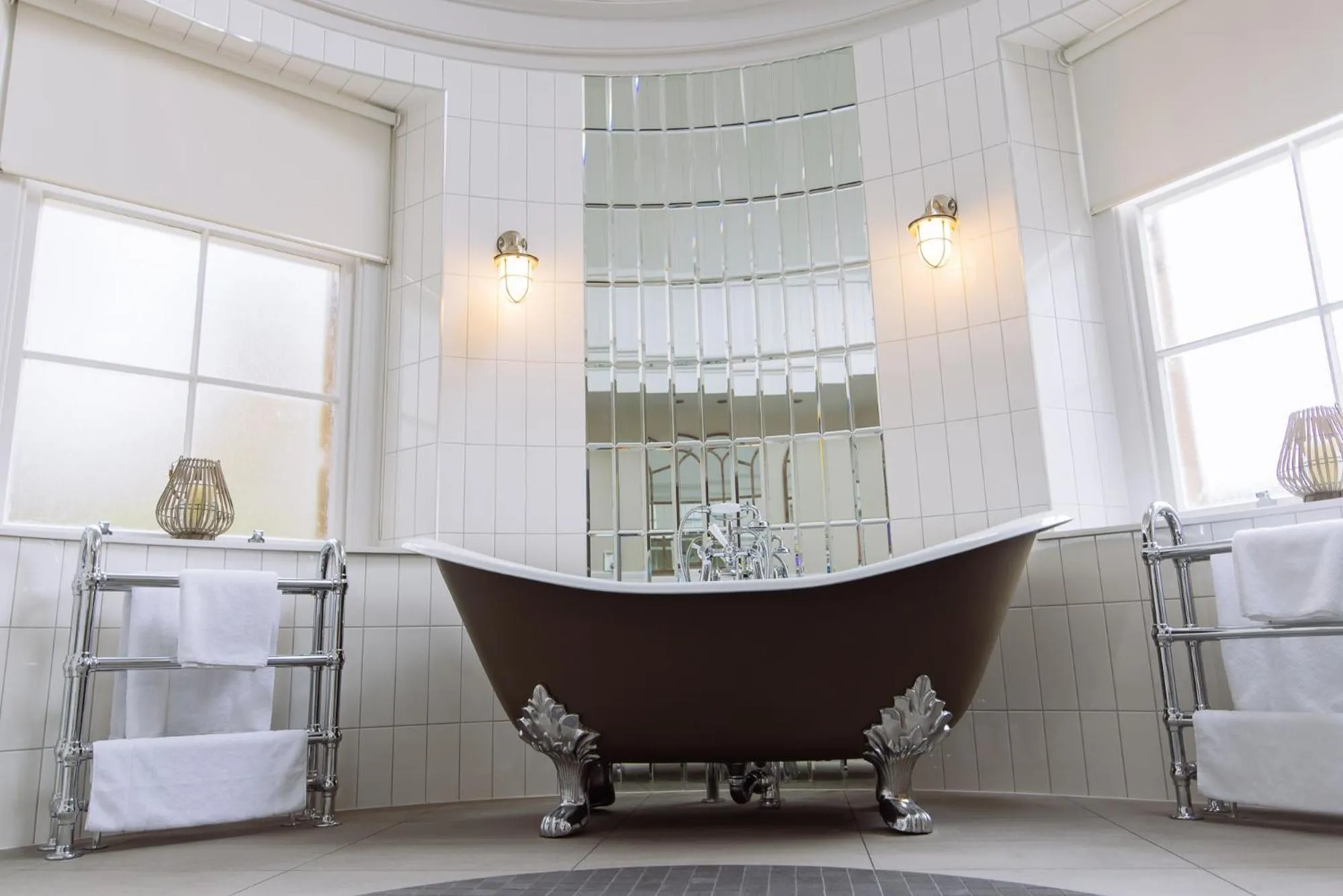 Bath in Cornhill Castle