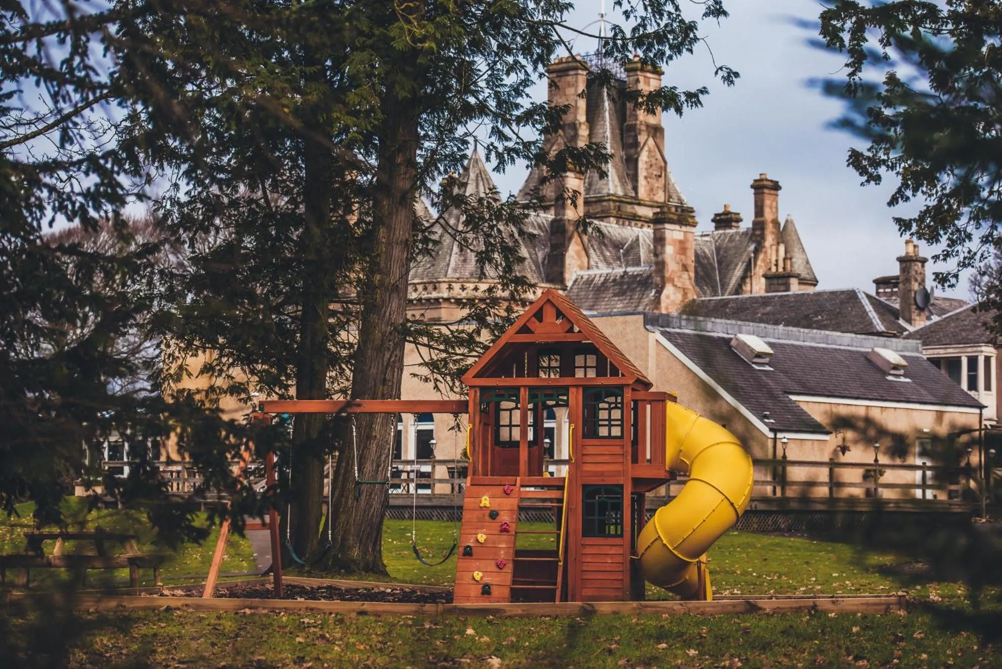 Area and facilities in Cornhill Castle