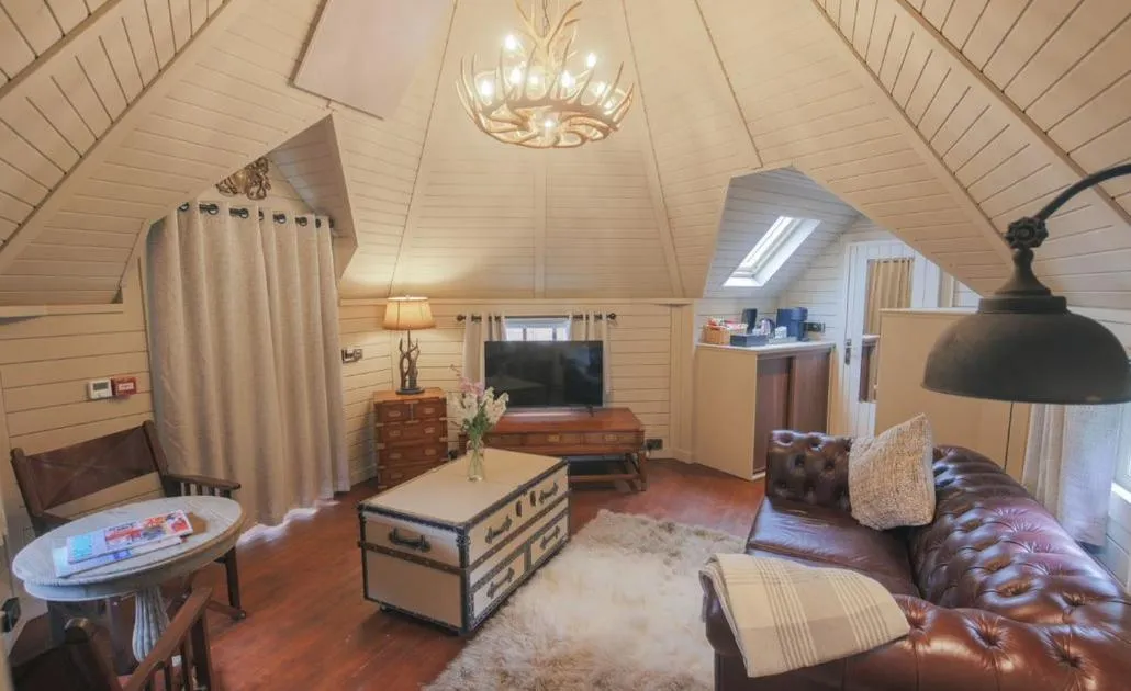 Seating area, Bed in Cornhill Castle