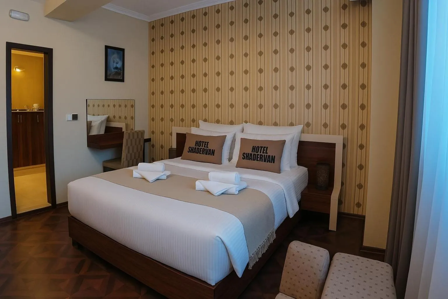 Bed in Hotel Shadervan