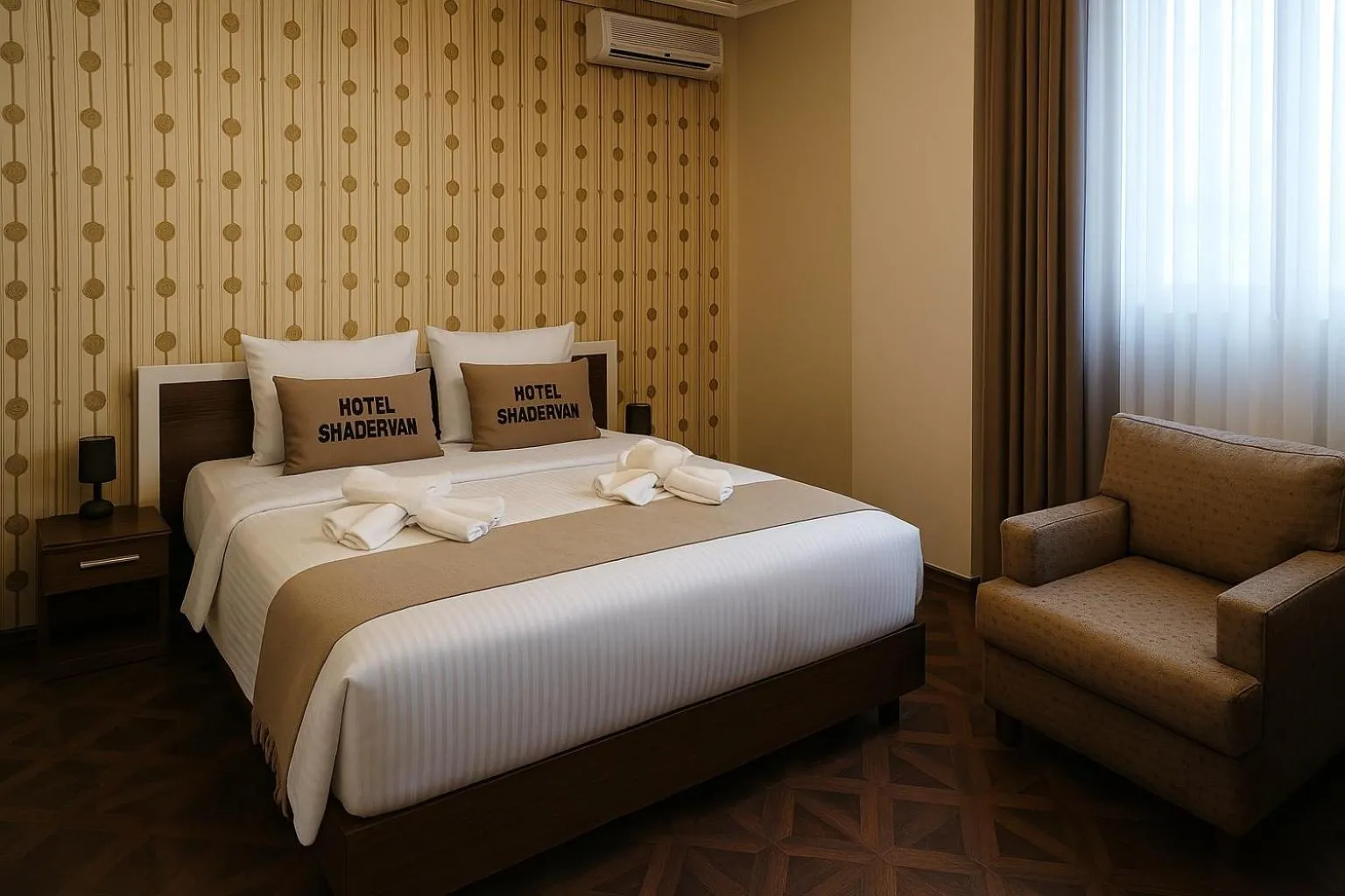 Bed in Hotel Shadervan