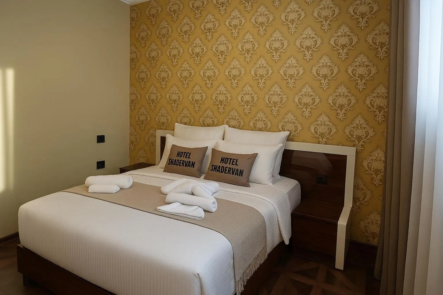 Bed in Hotel Shadervan