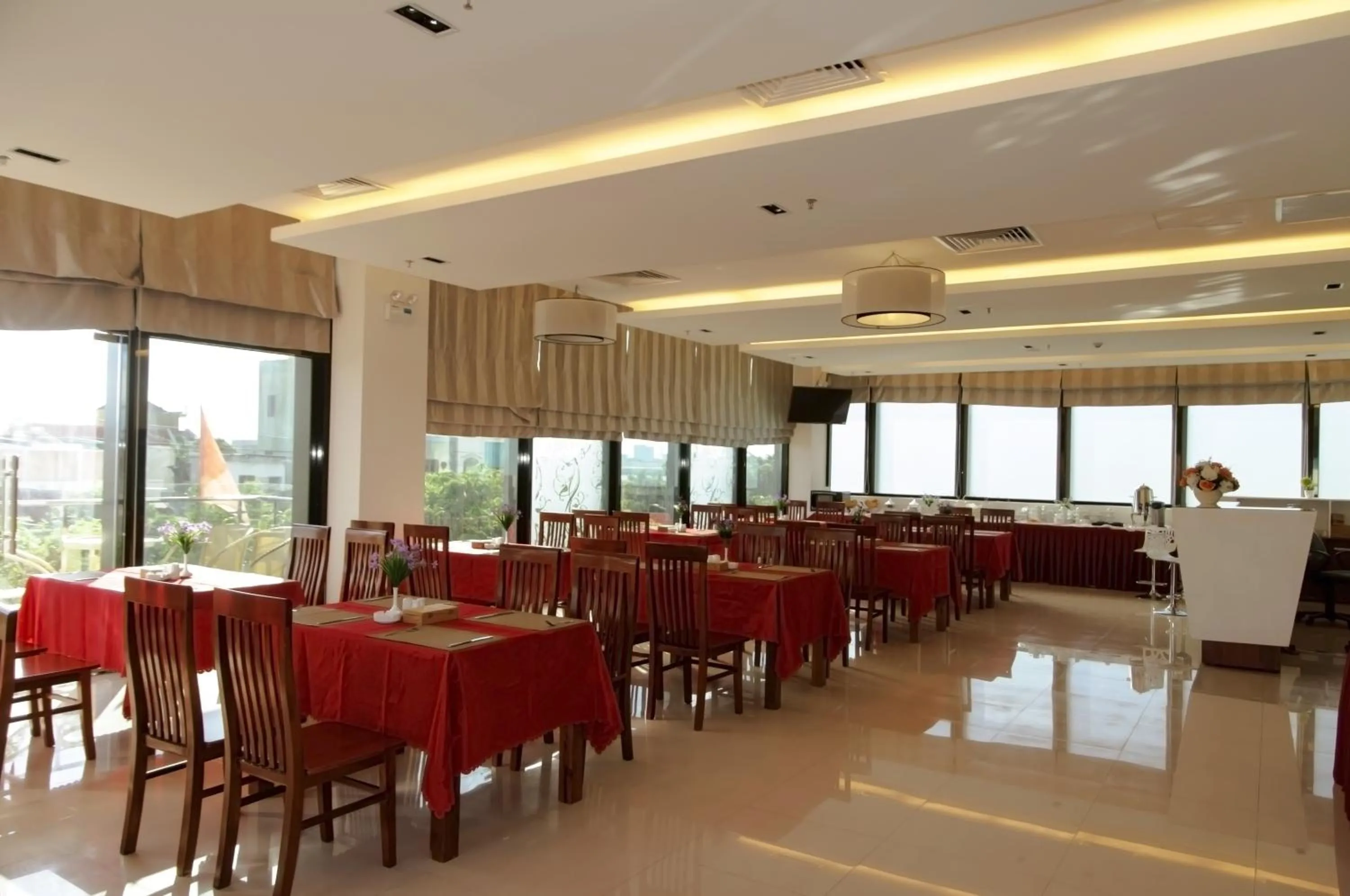 Restaurant/places to eat in Cam Thanh Hotel