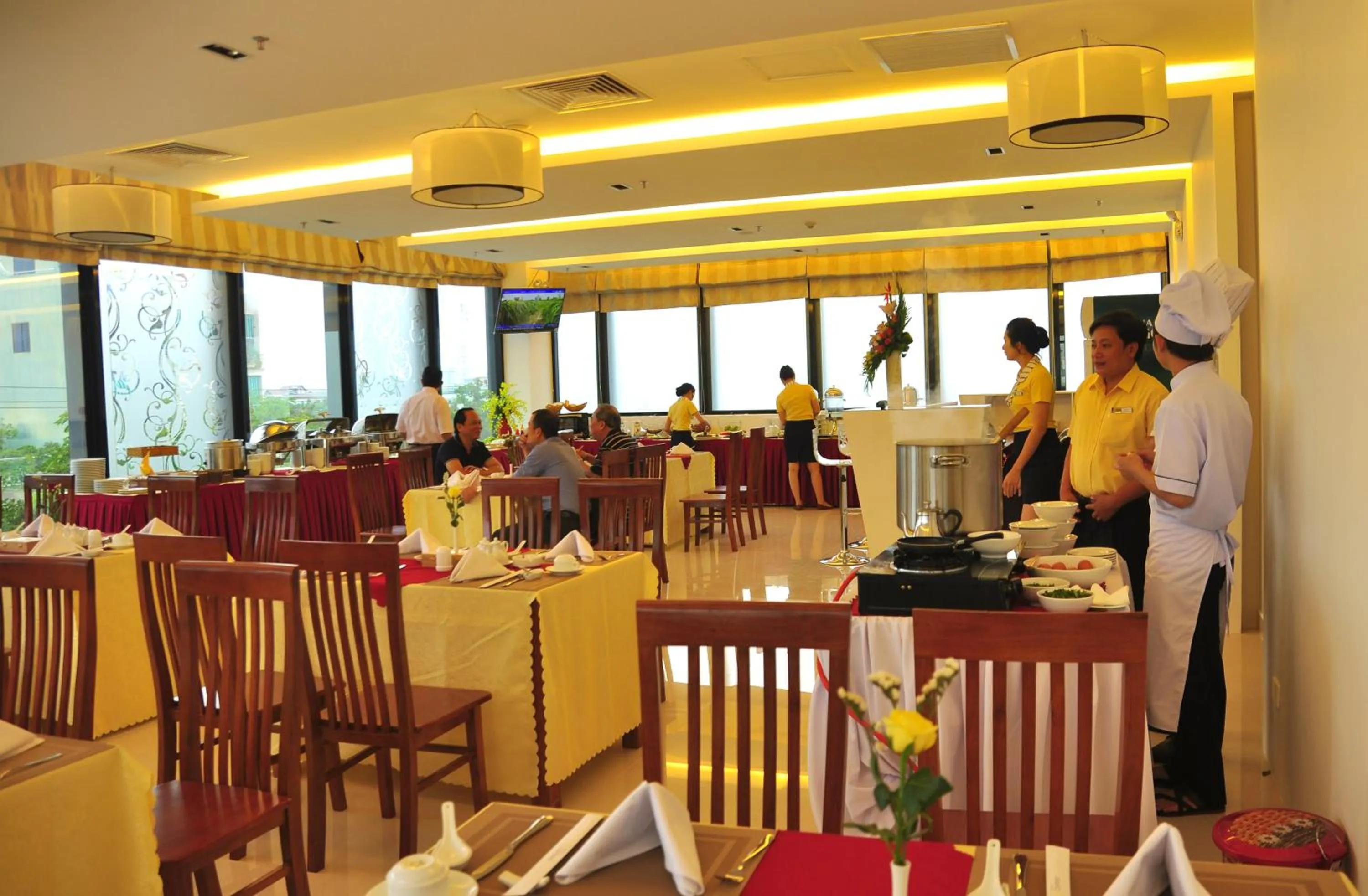 Restaurant/places to eat in Cam Thanh Hotel