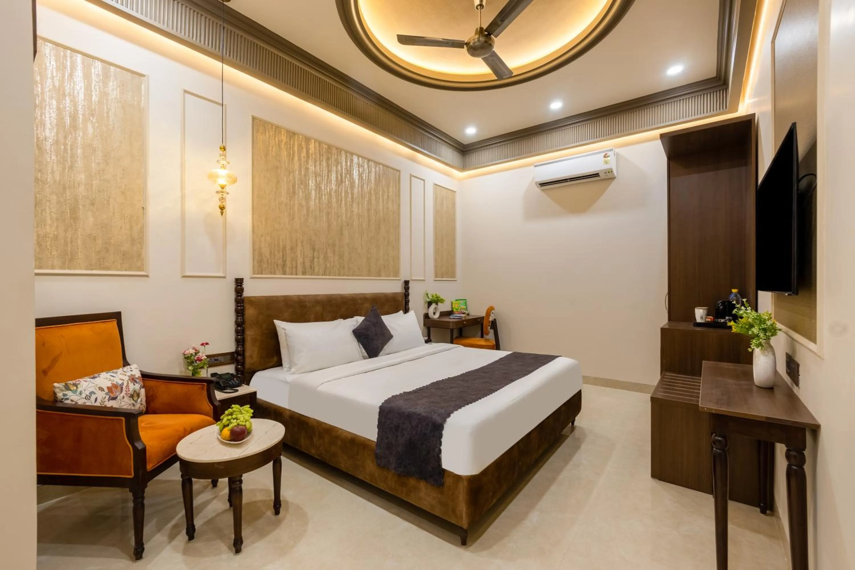 Bed in Saltstayz Autograph - Connaught Place