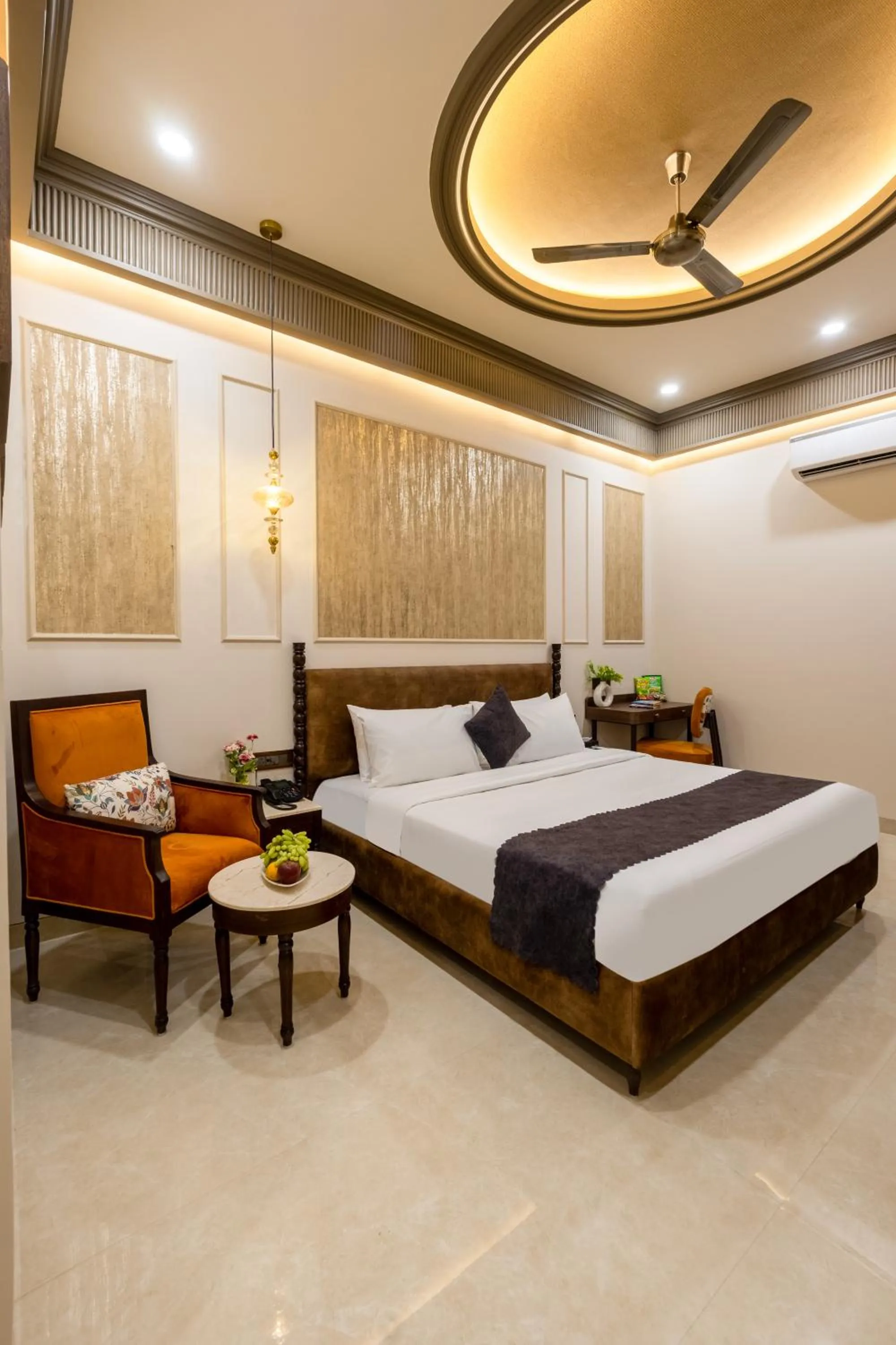 Bed in Saltstayz Autograph - Connaught Place