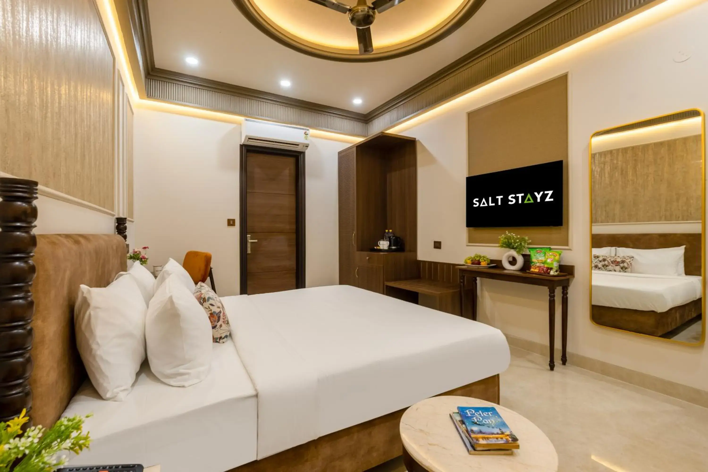 Deluxe Room with Bathtub in Saltstayz Autograph - Connaught Place Deluxe Room with Bathtub in Saltstayz Autograph - Connaught Place