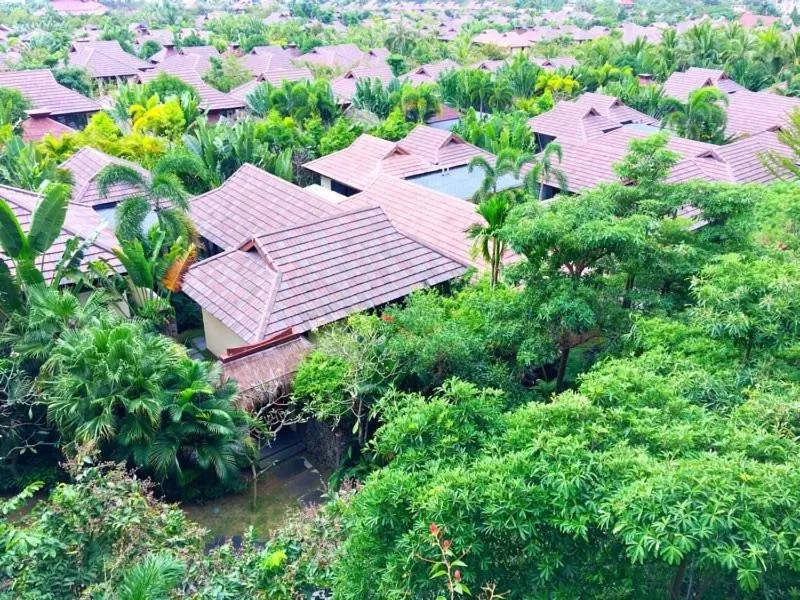 Garden view in Stony Brook Villa Jianguo Resort Sanya