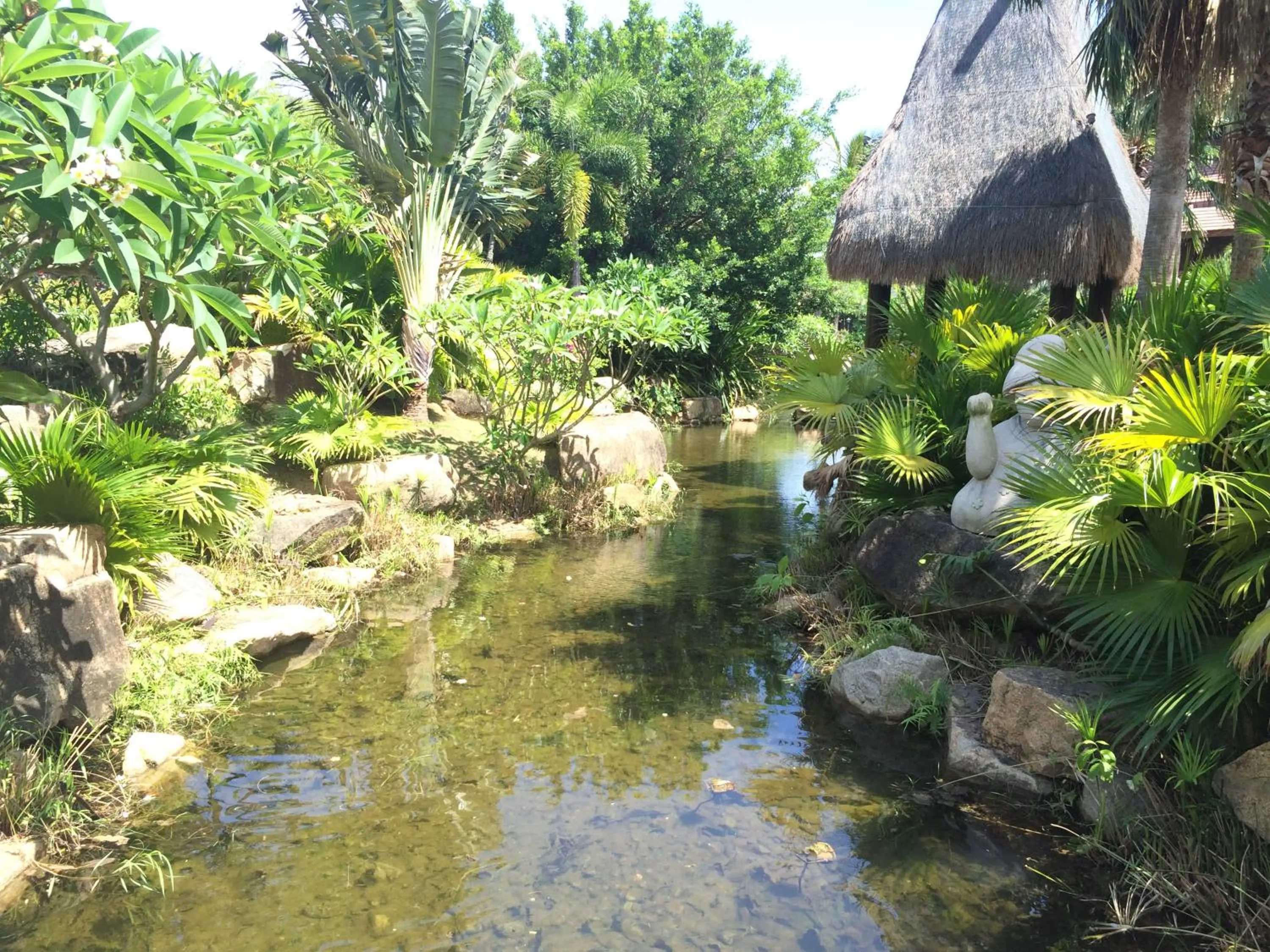 Garden in Stony Brook Villa Jianguo Resort Sanya