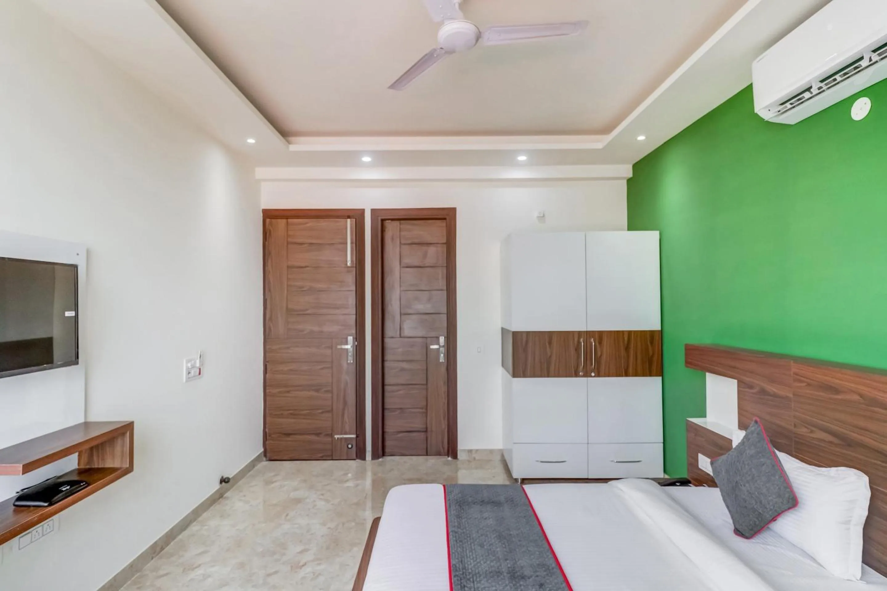 Bedroom, Bed in Hotel O Metro suites