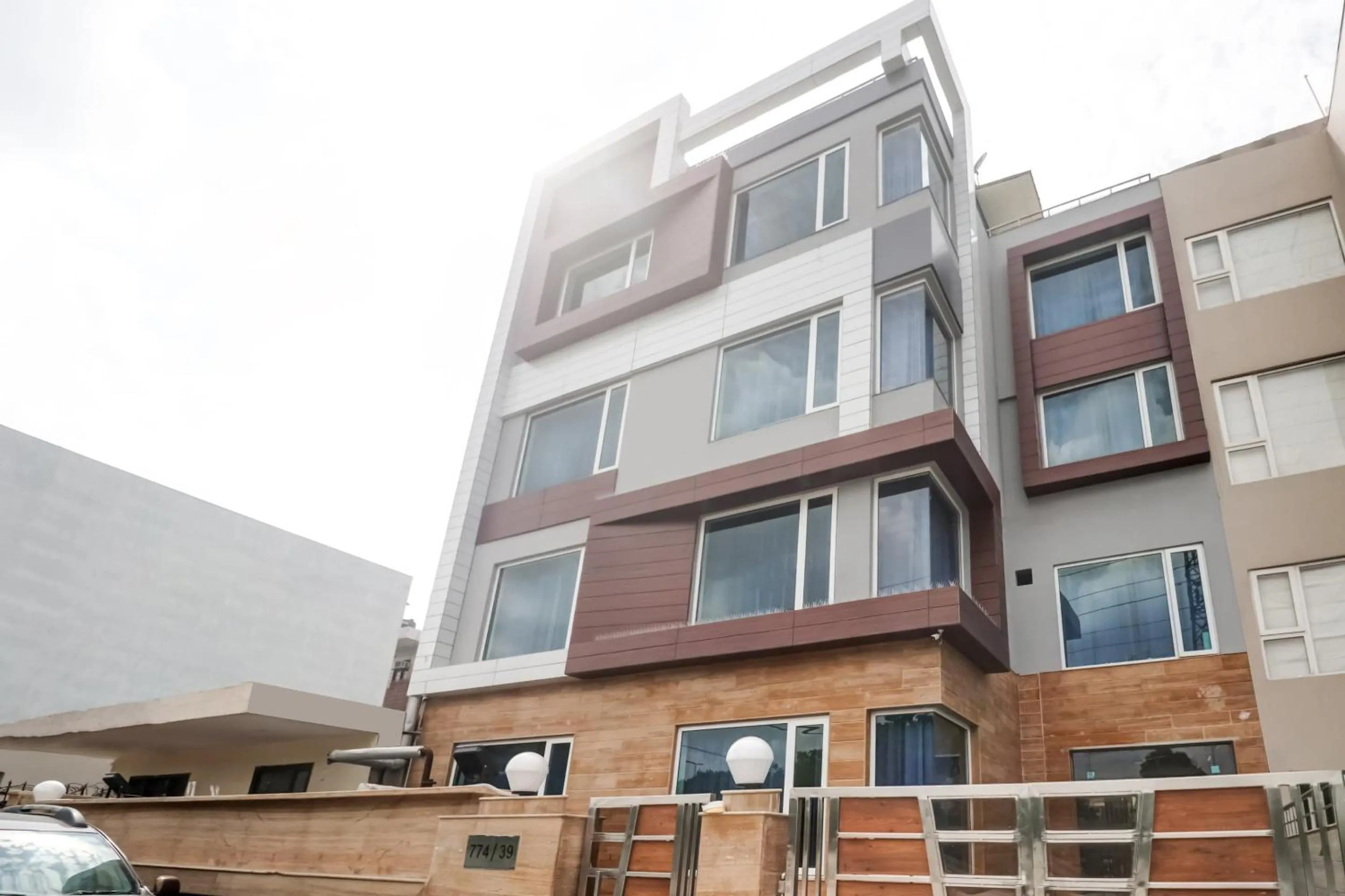 Facade/entrance in Hotel O Metro suites